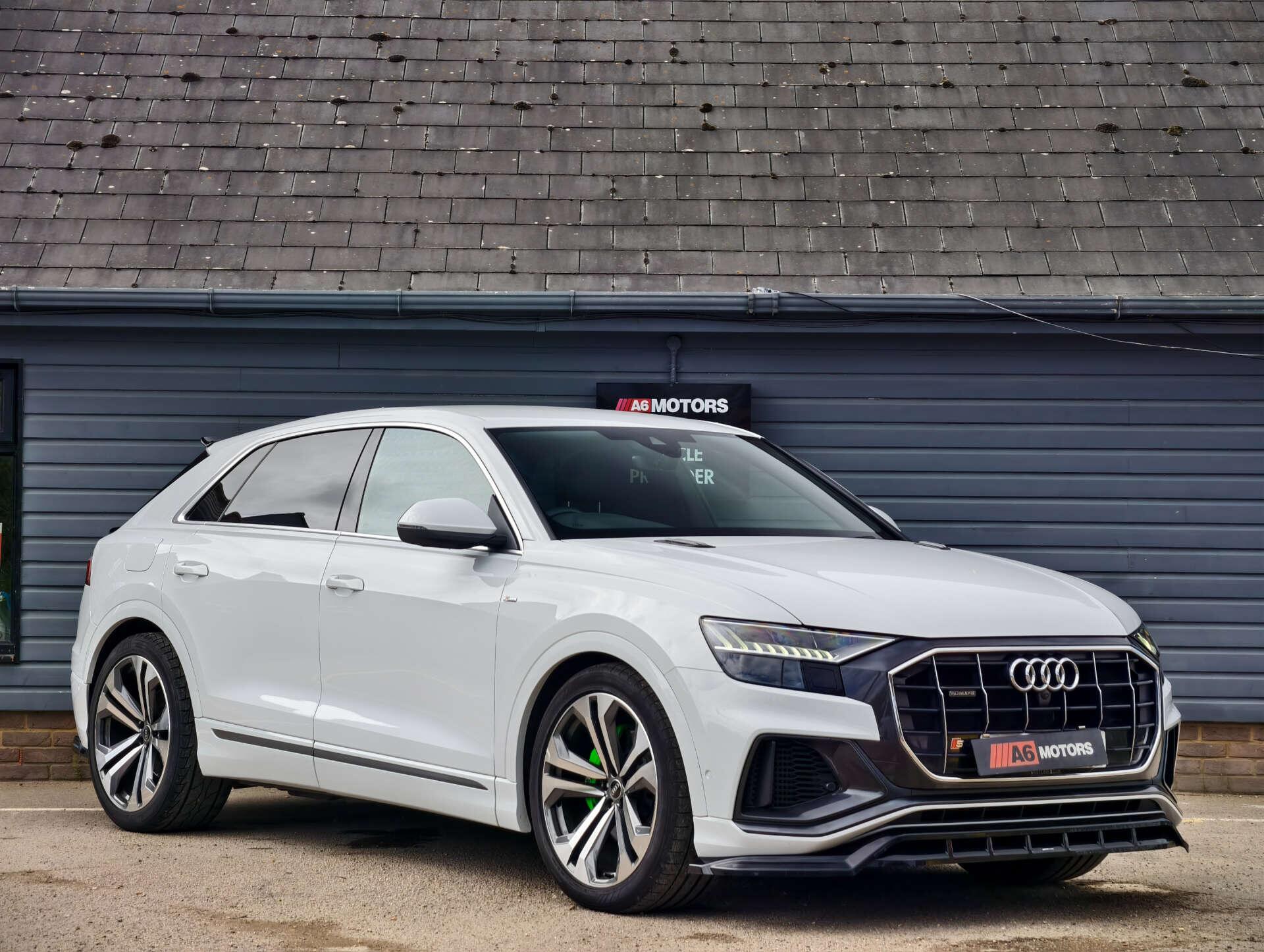 Audi Q8 view 2