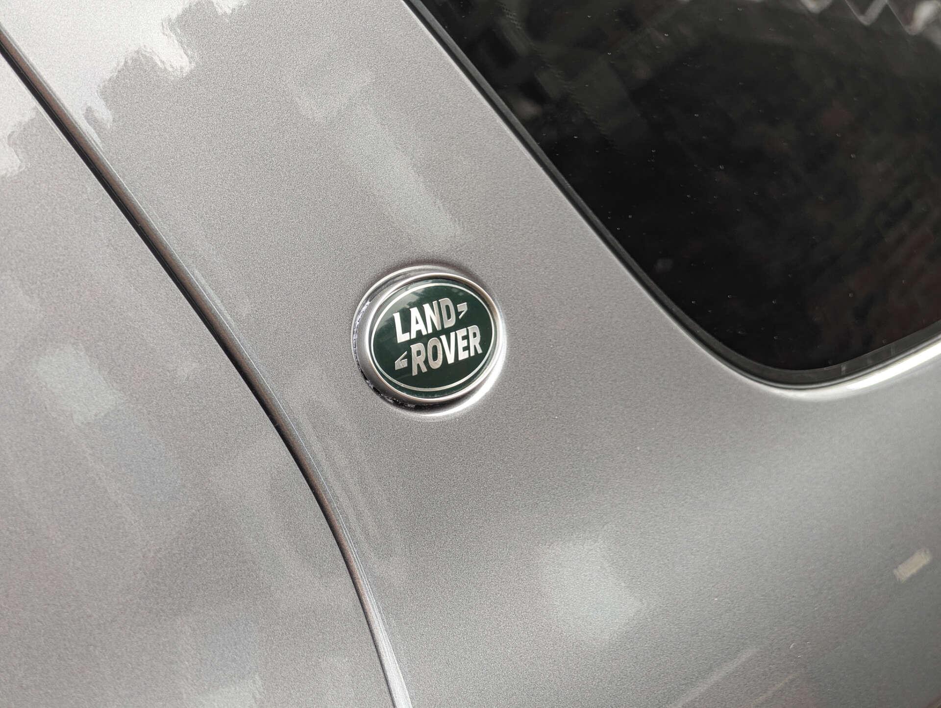 Land Rover Discovery Sport view 16