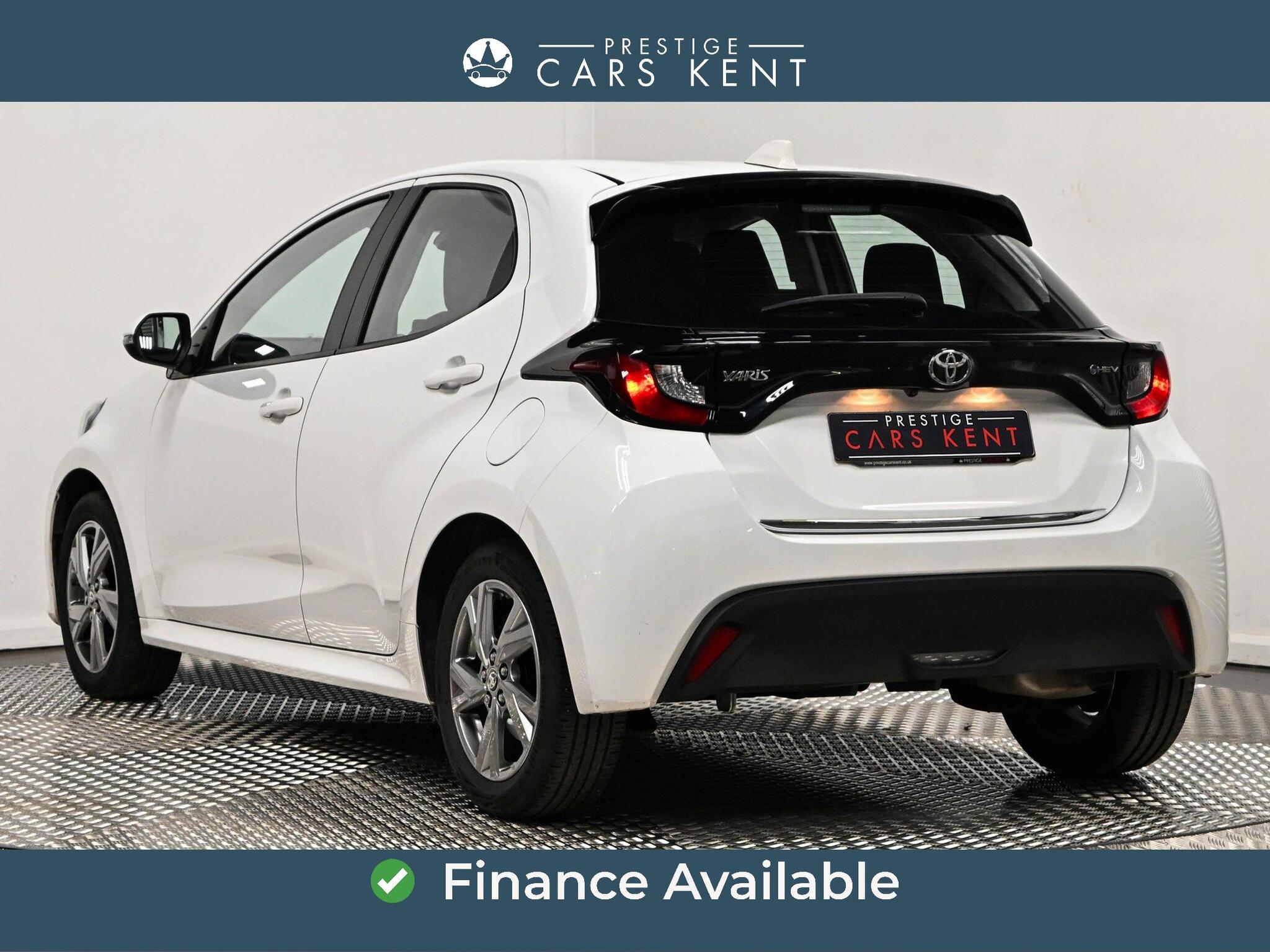Toyota Yaris view 3