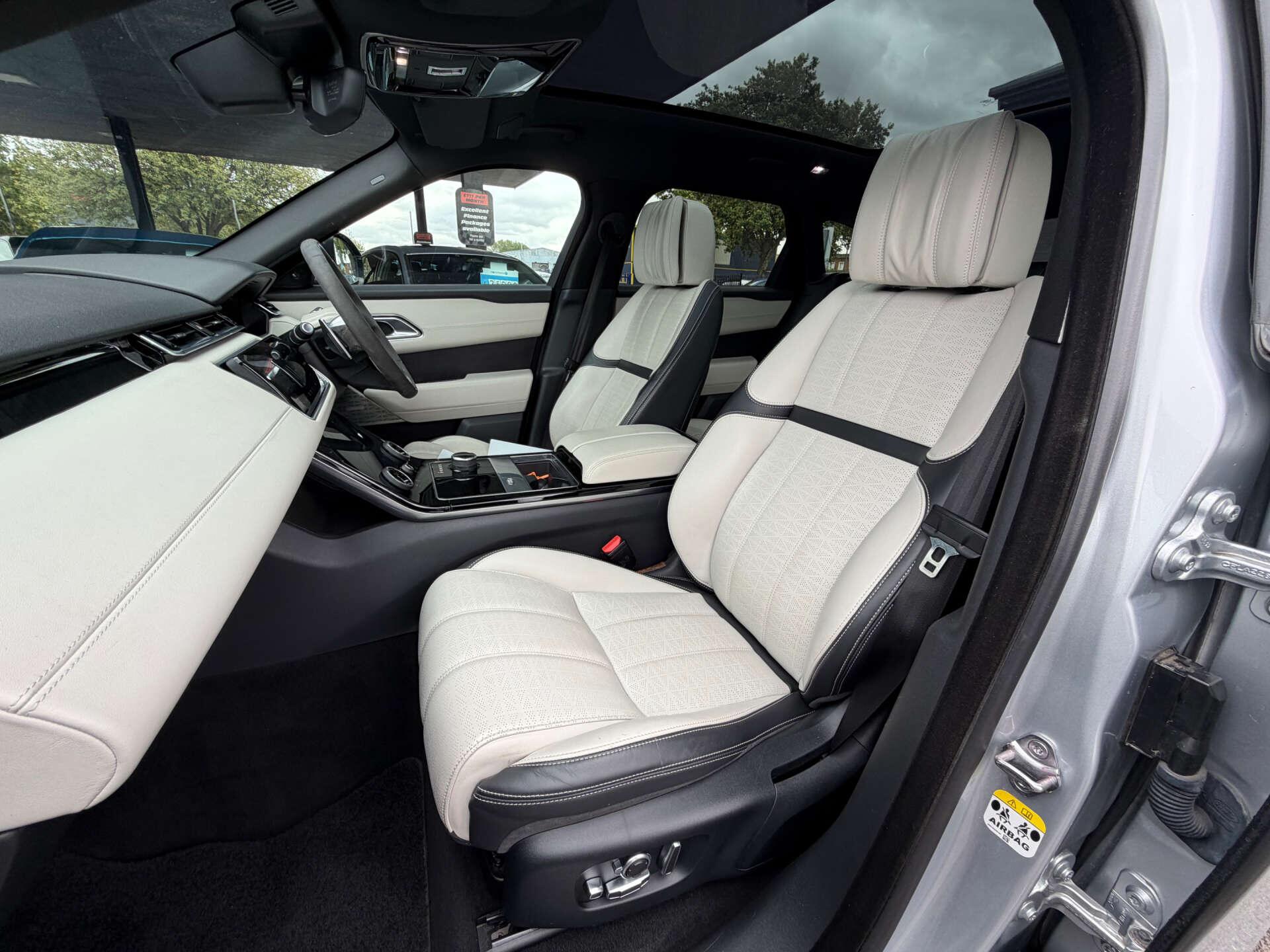Land Rover Range Rover Velar view 4