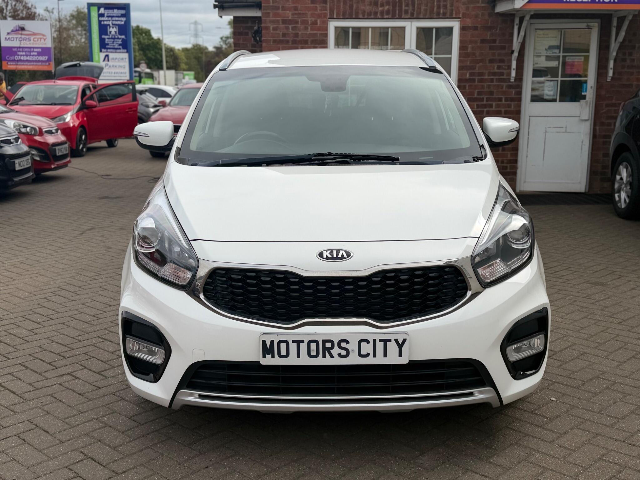 Kia Carens view 4