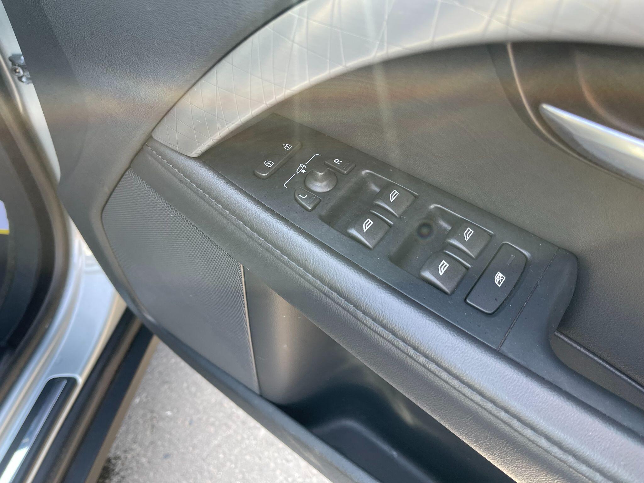 Volvo XC70 view 26