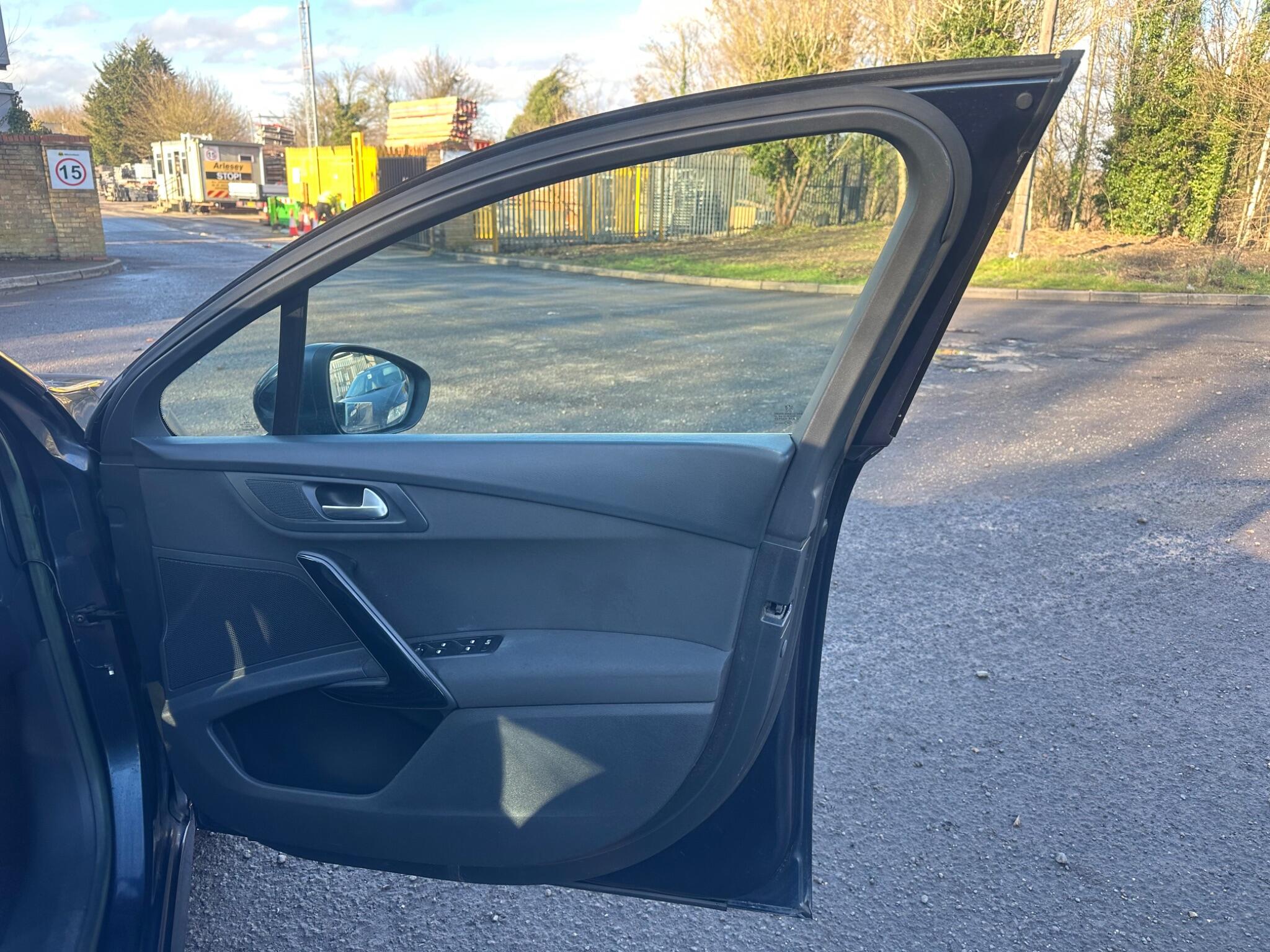 2012 Peugeot 508 image 35