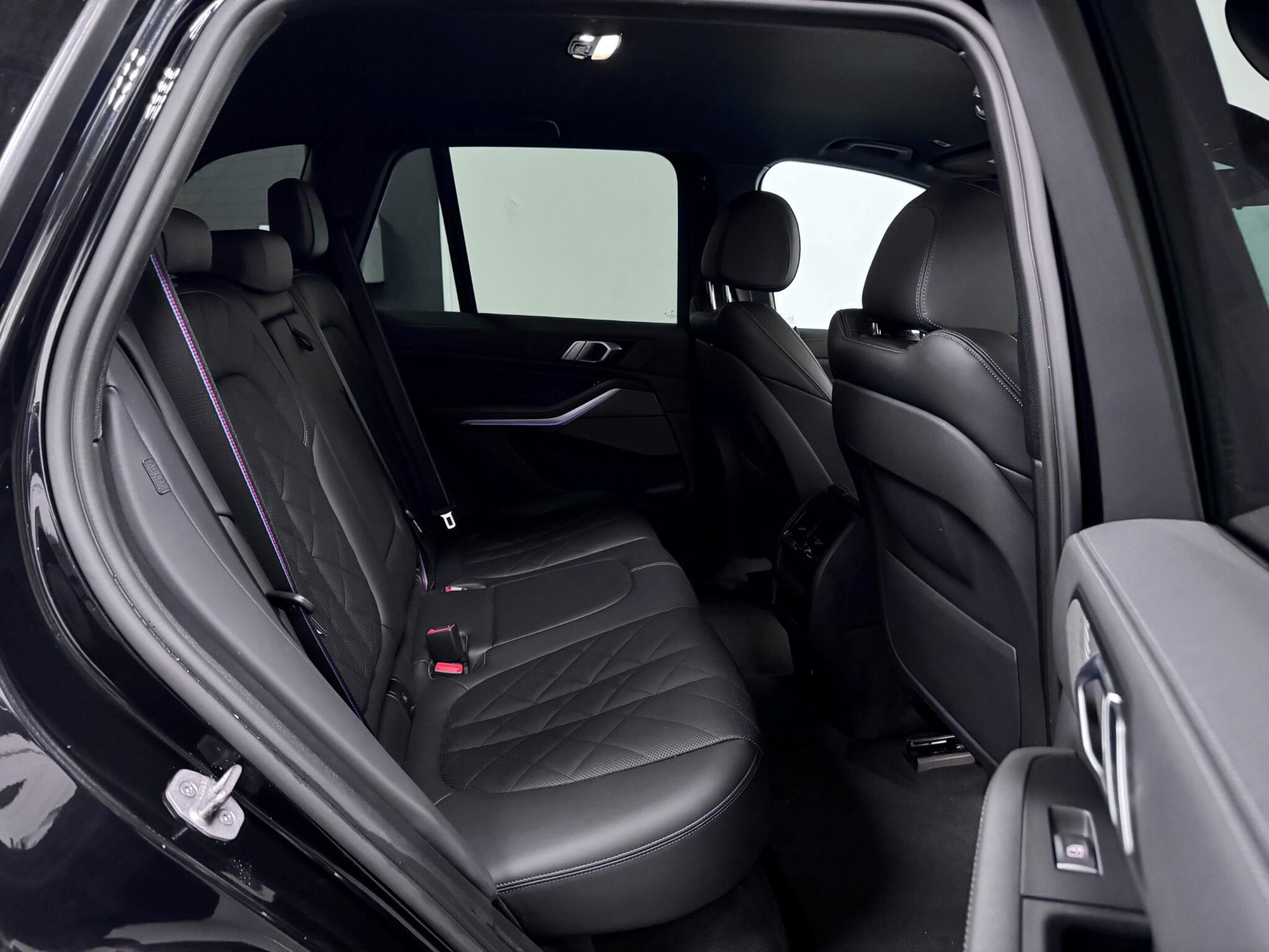 BMW X5 view 32
