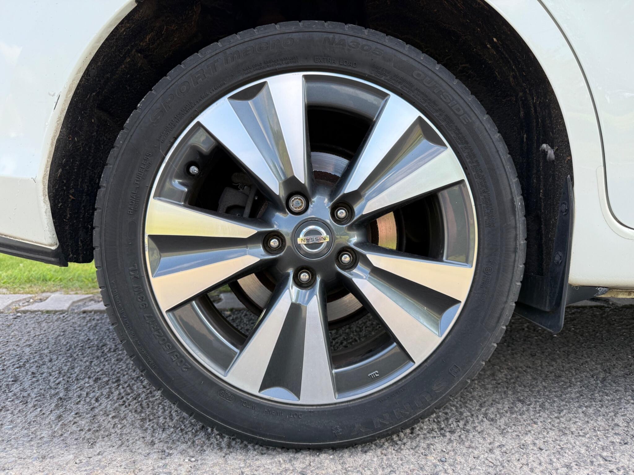 Nissan Pulsar view 22