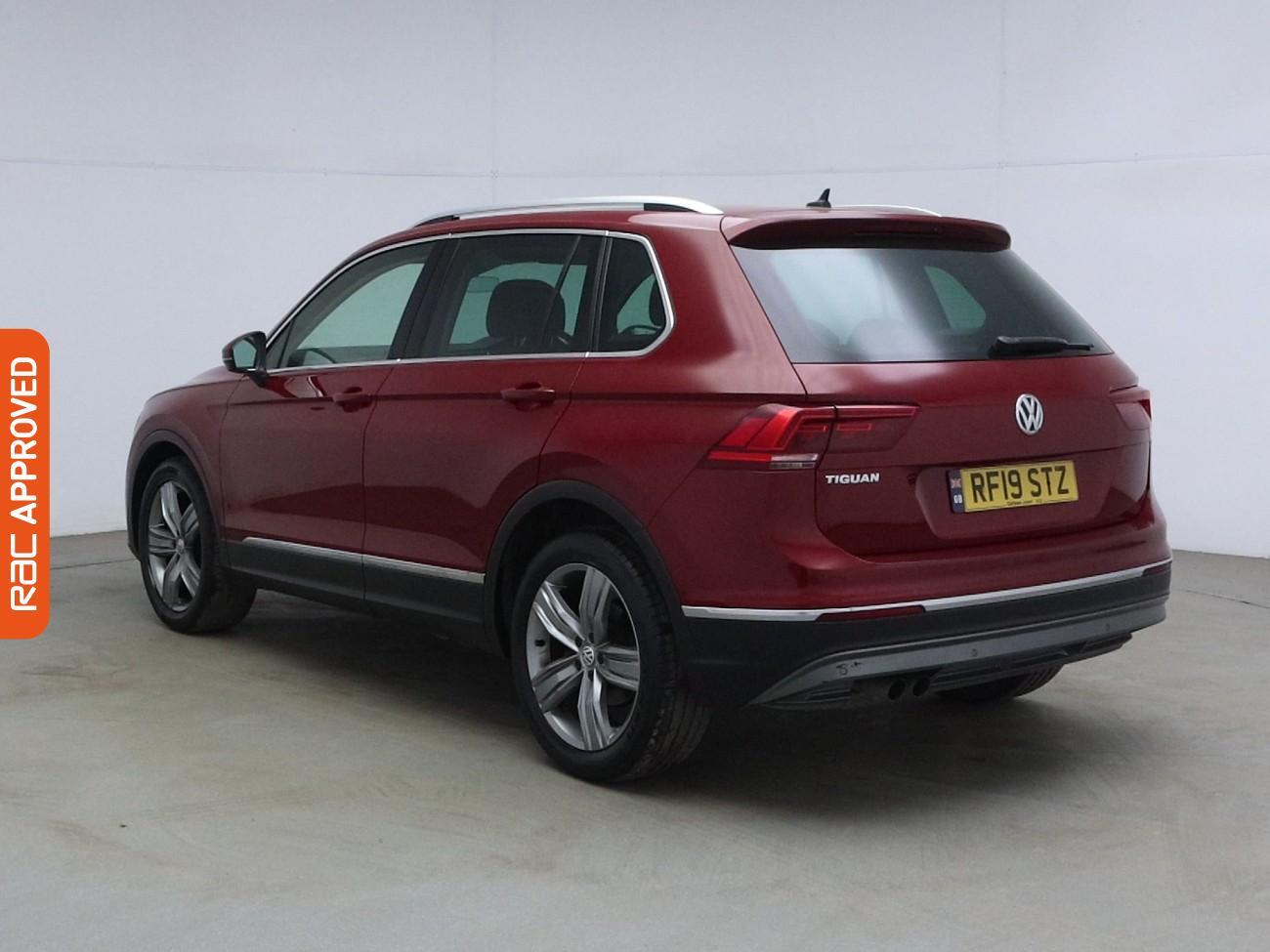 Volkswagen Tiguan view 4