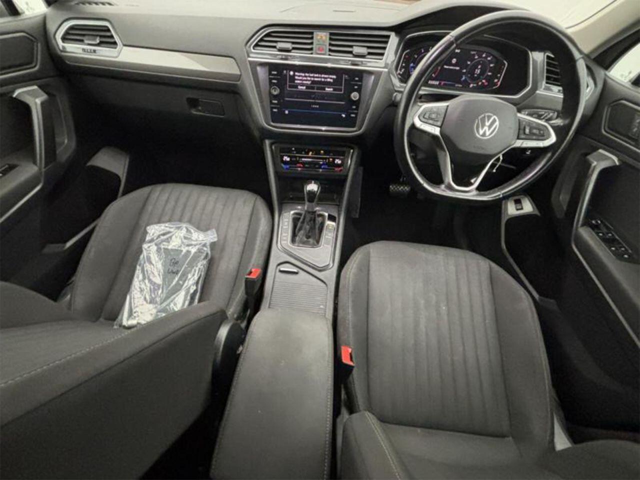 Volkswagen Tiguan Allspace view 2