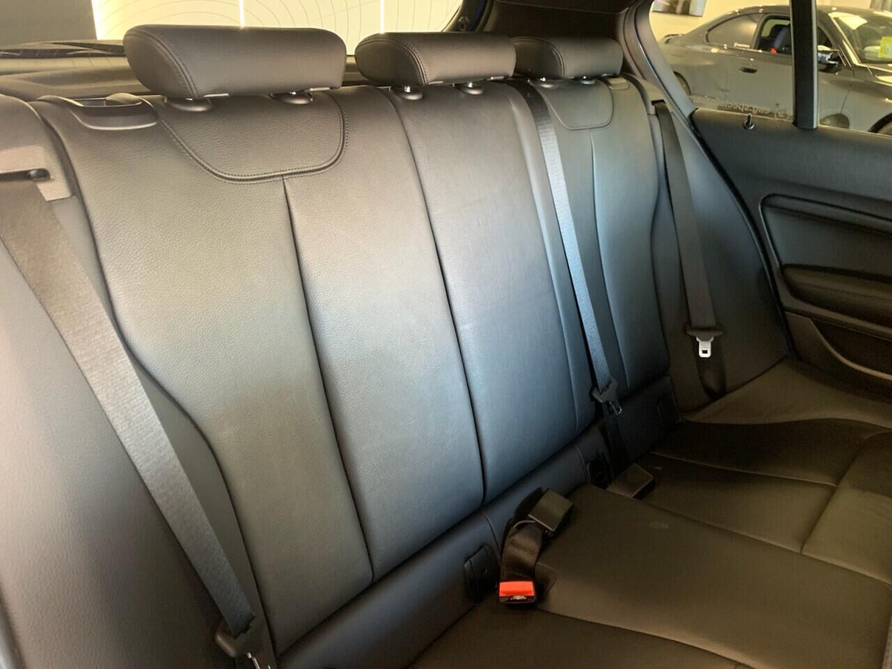 BMW 1 Series view 25