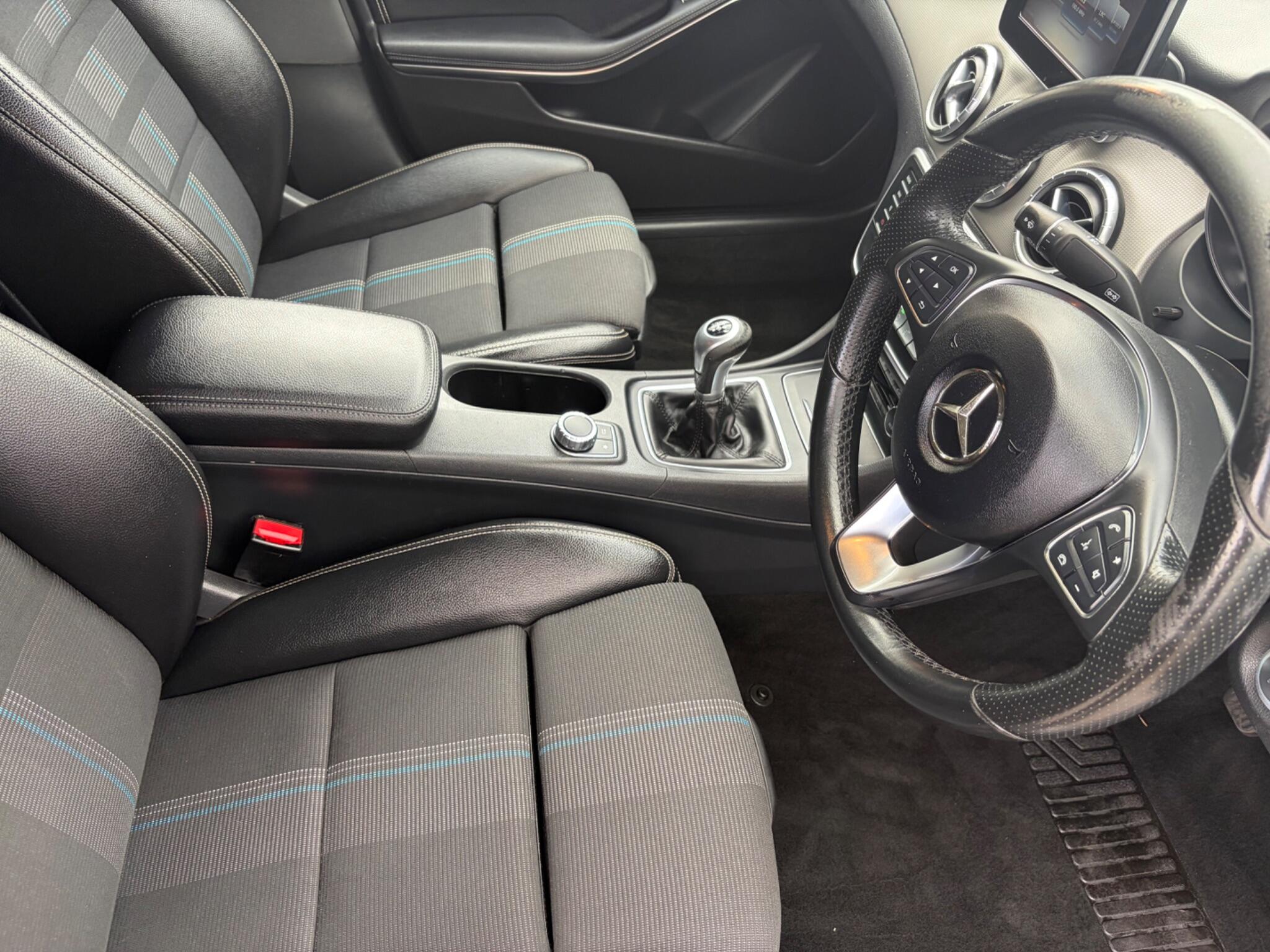 Mercedes-Benz Cla view 37