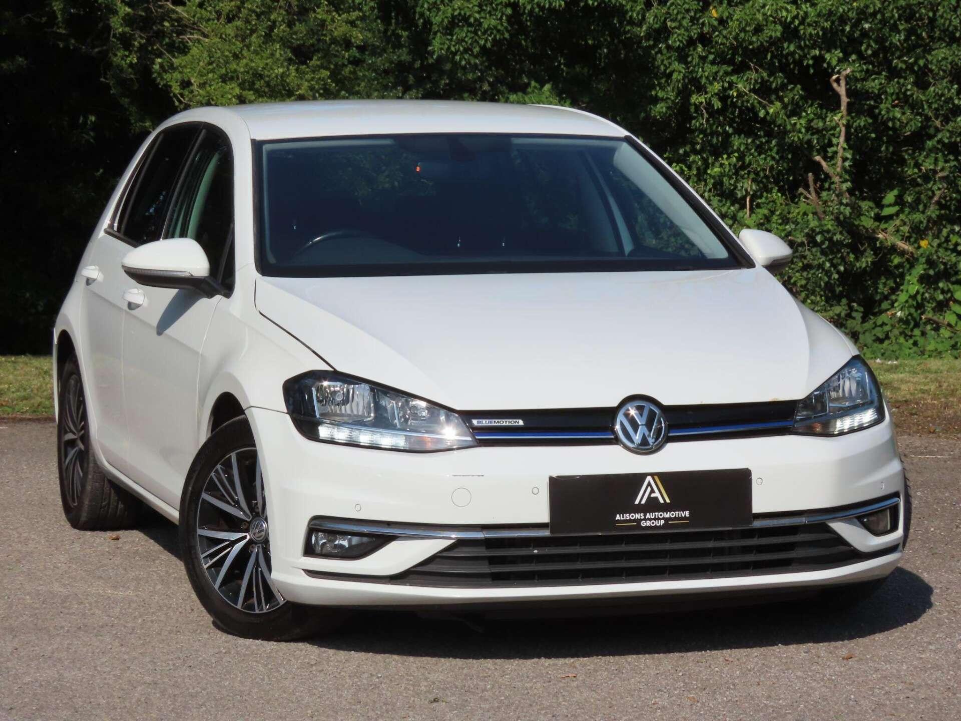 Volkswagen Golf view 3