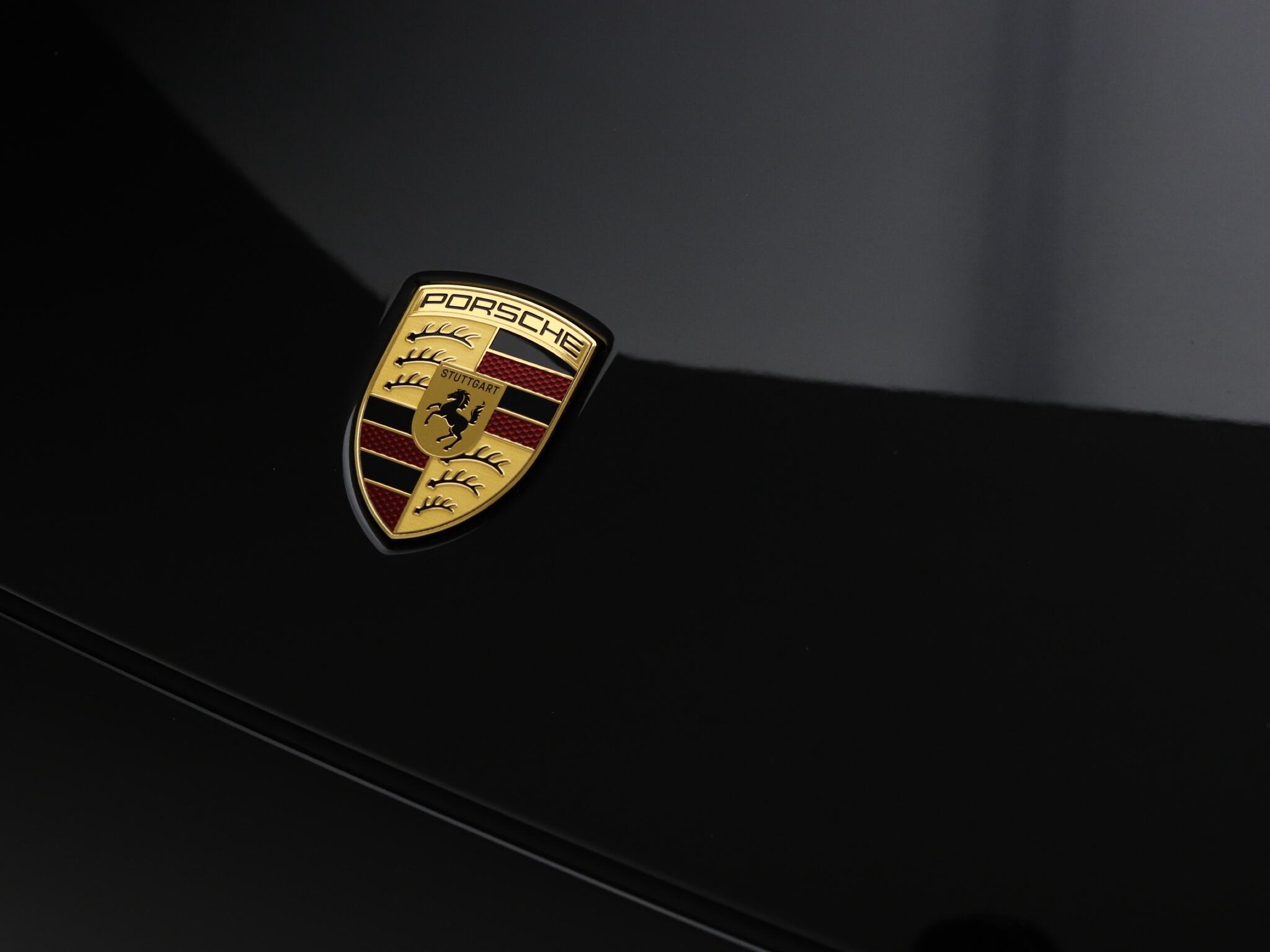 Porsche Cayenne view 25