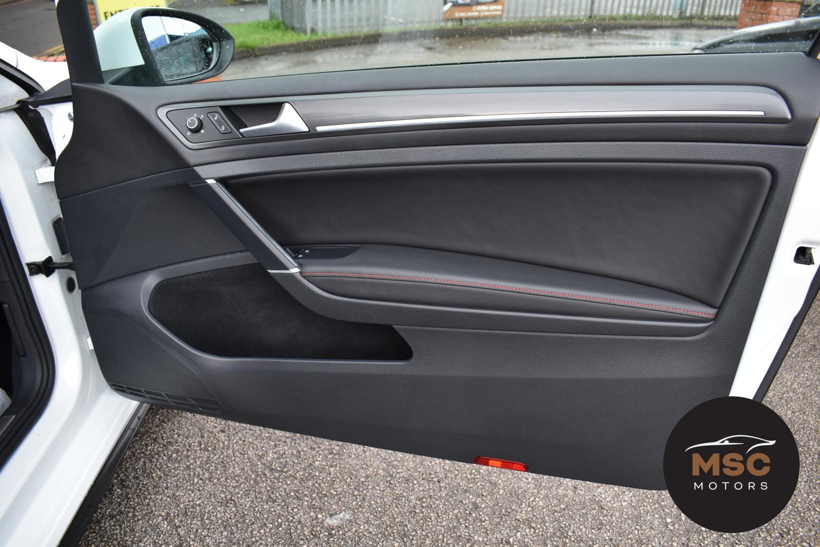 Volkswagen Golf view 57
