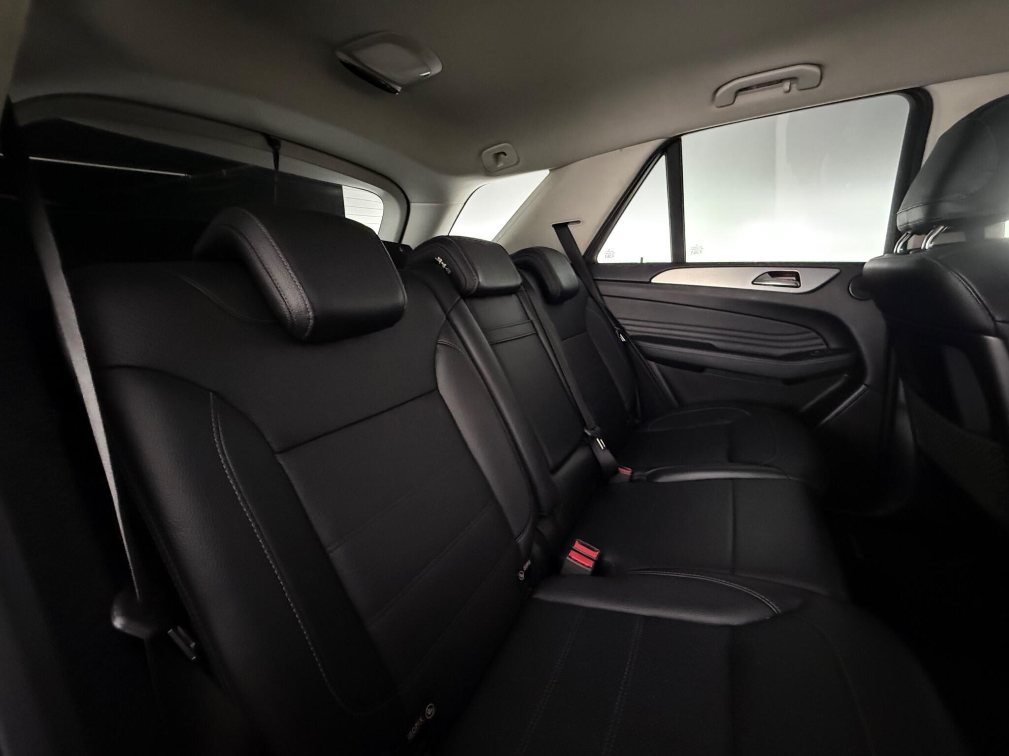 Mercedes-Benz GLE view 30