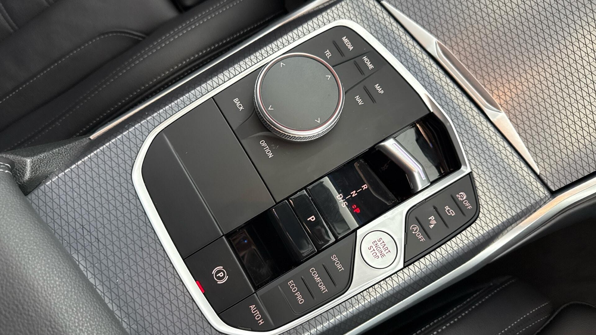 BMW 3 Series view 20