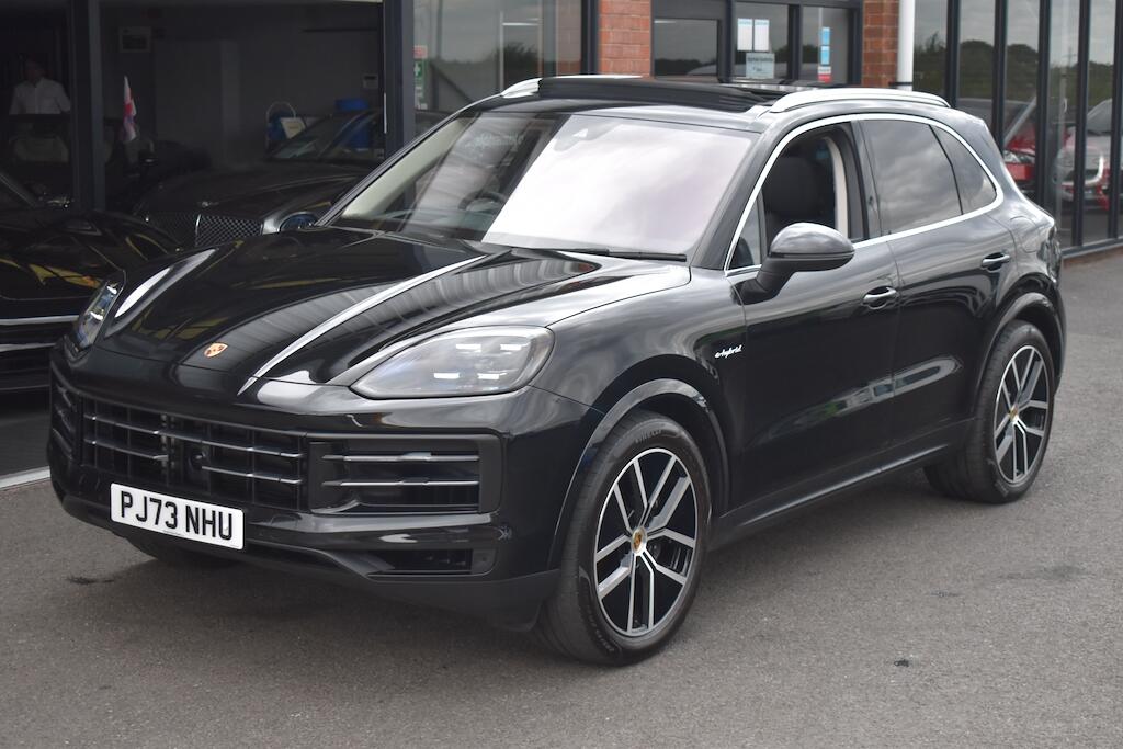 Porsche Cayenne view 18