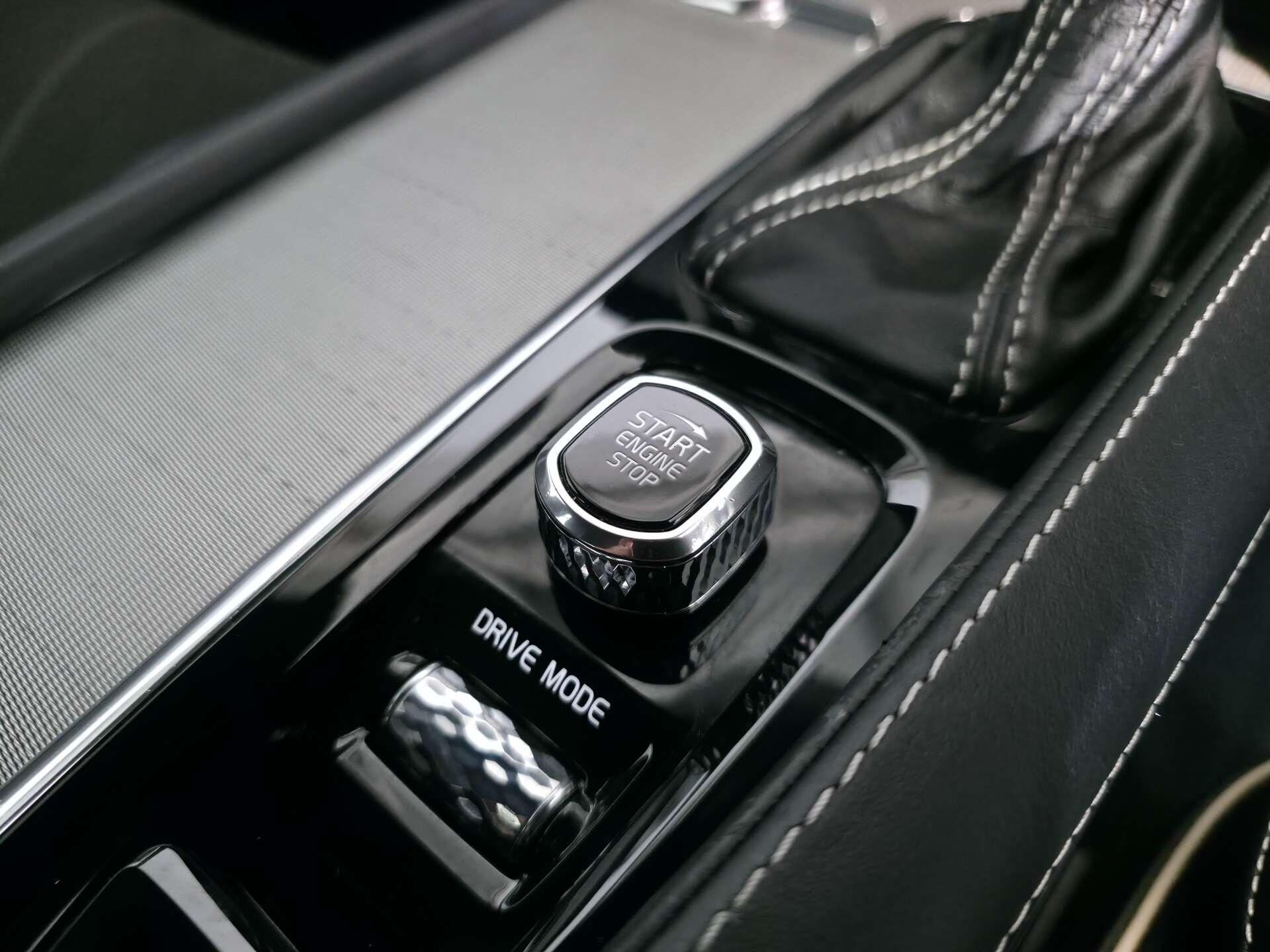 Volvo S90 view 26