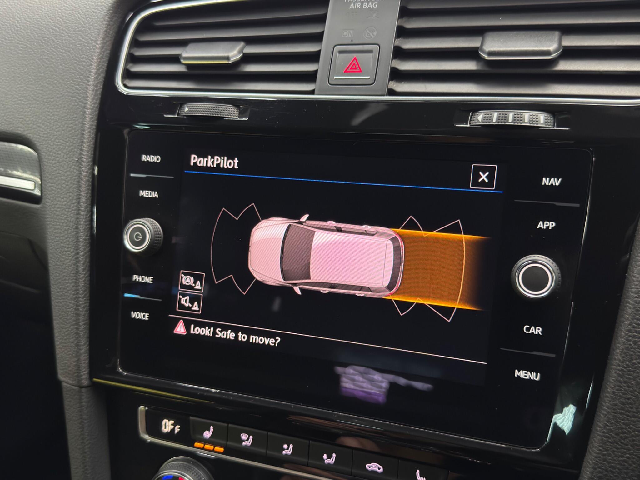 Volkswagen Golf view 12