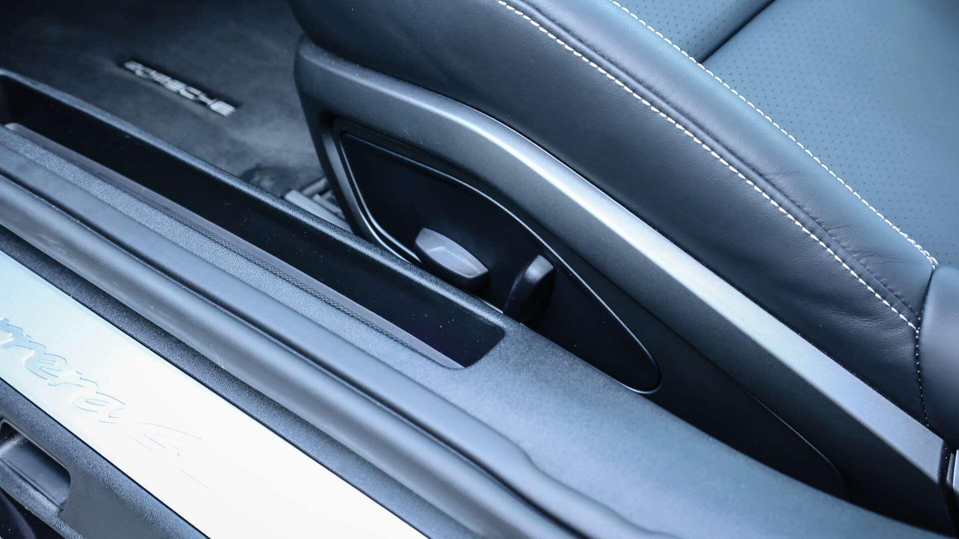 Porsche 911 view 27