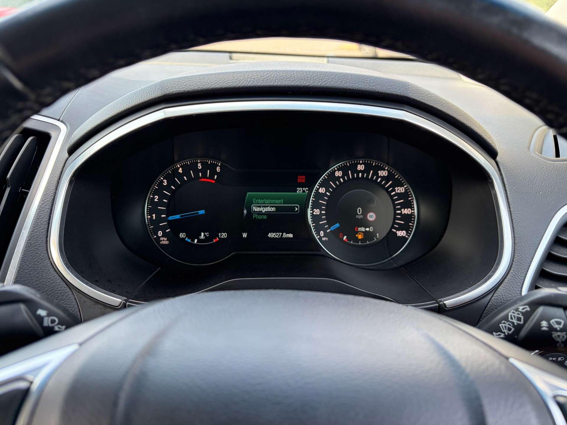 Ford Edge view 39