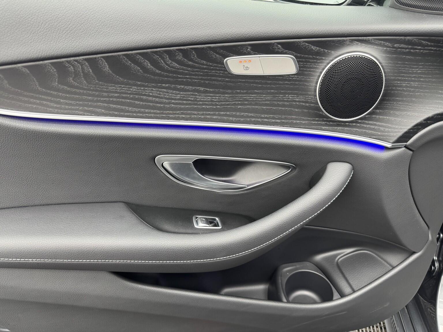 Mercedes-Benz E-Class view 32