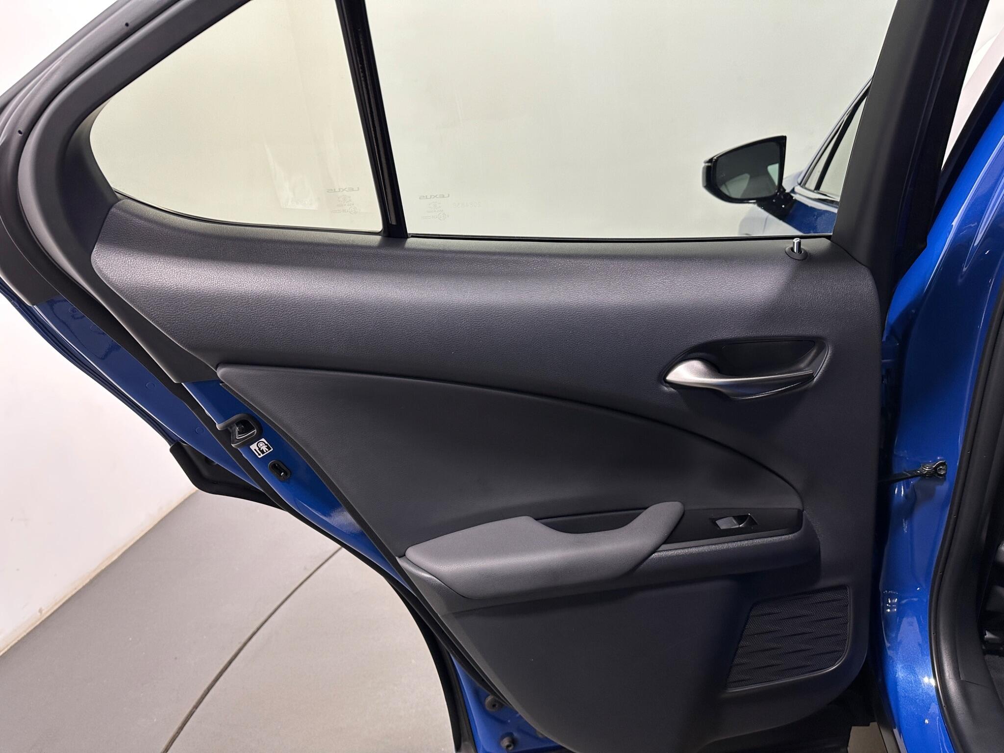 Lexus UX view 40