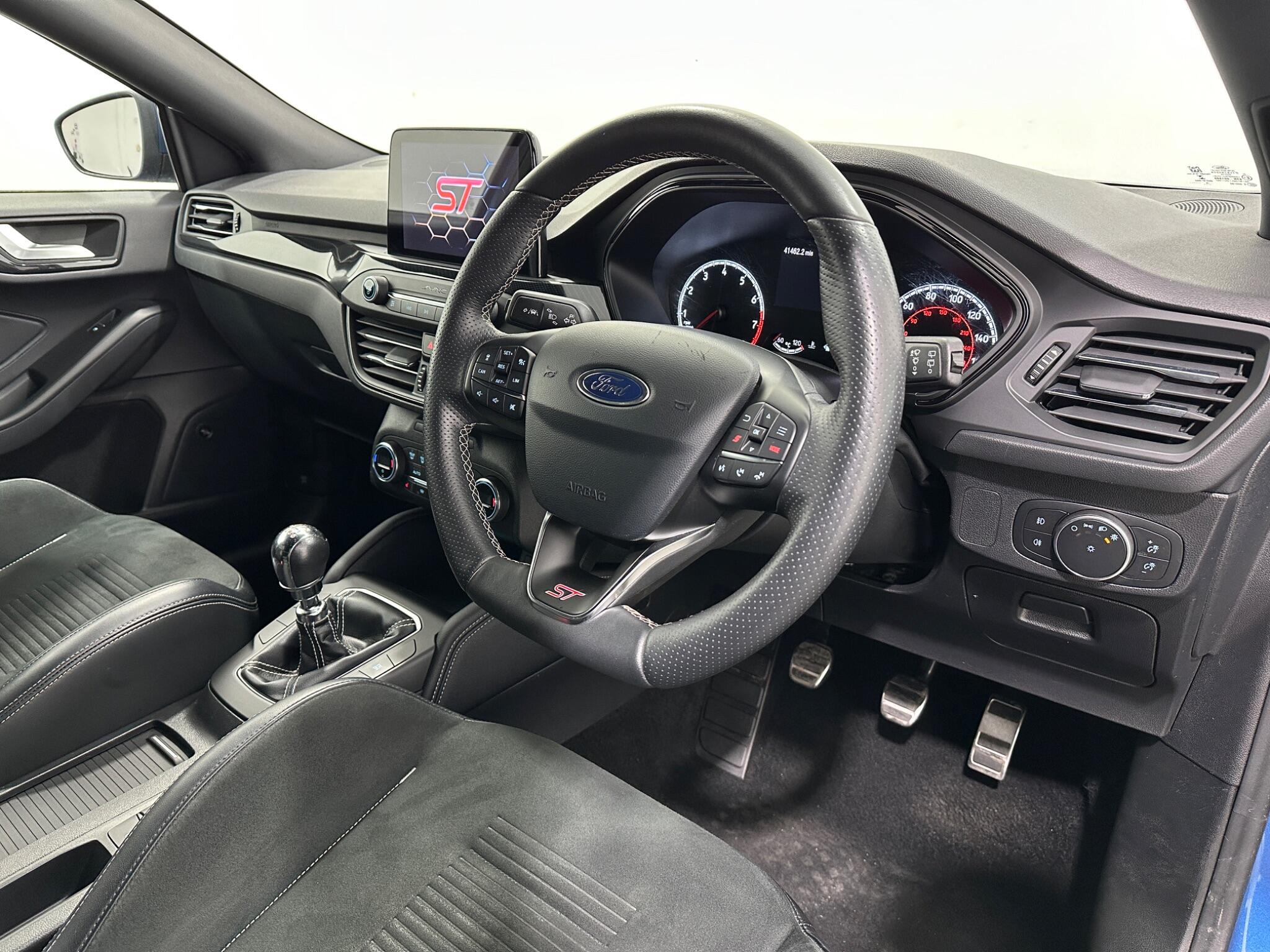 Ford Focus view 11