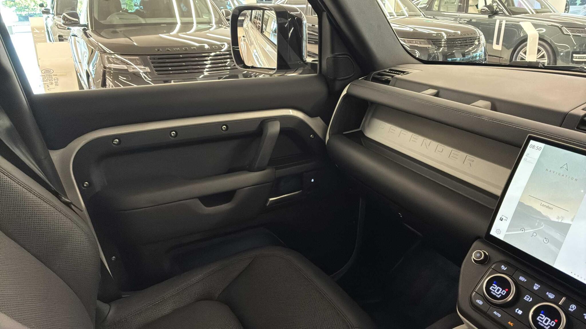 Land Rover Defender view 25