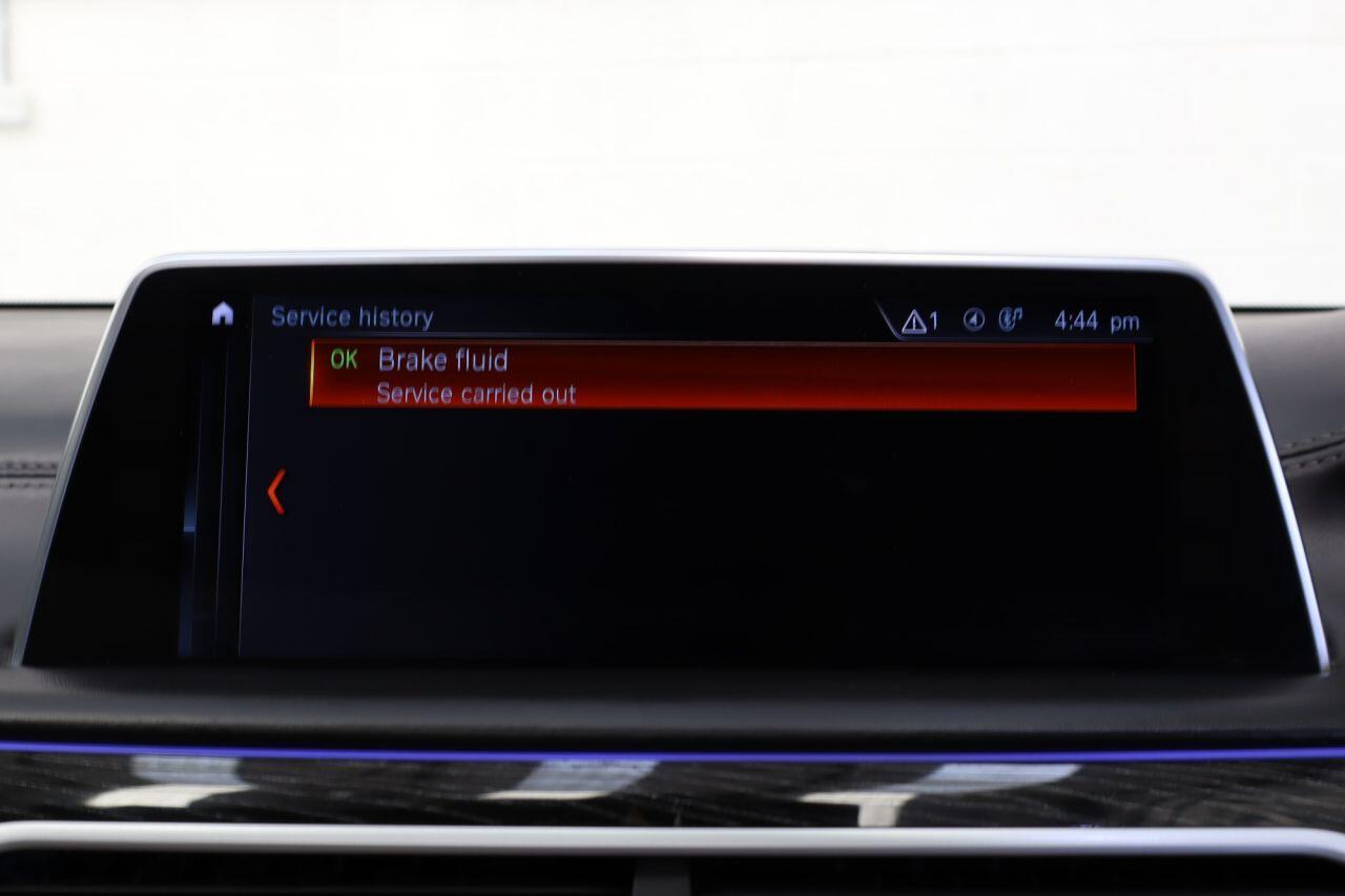 BMW 7 Series view 75