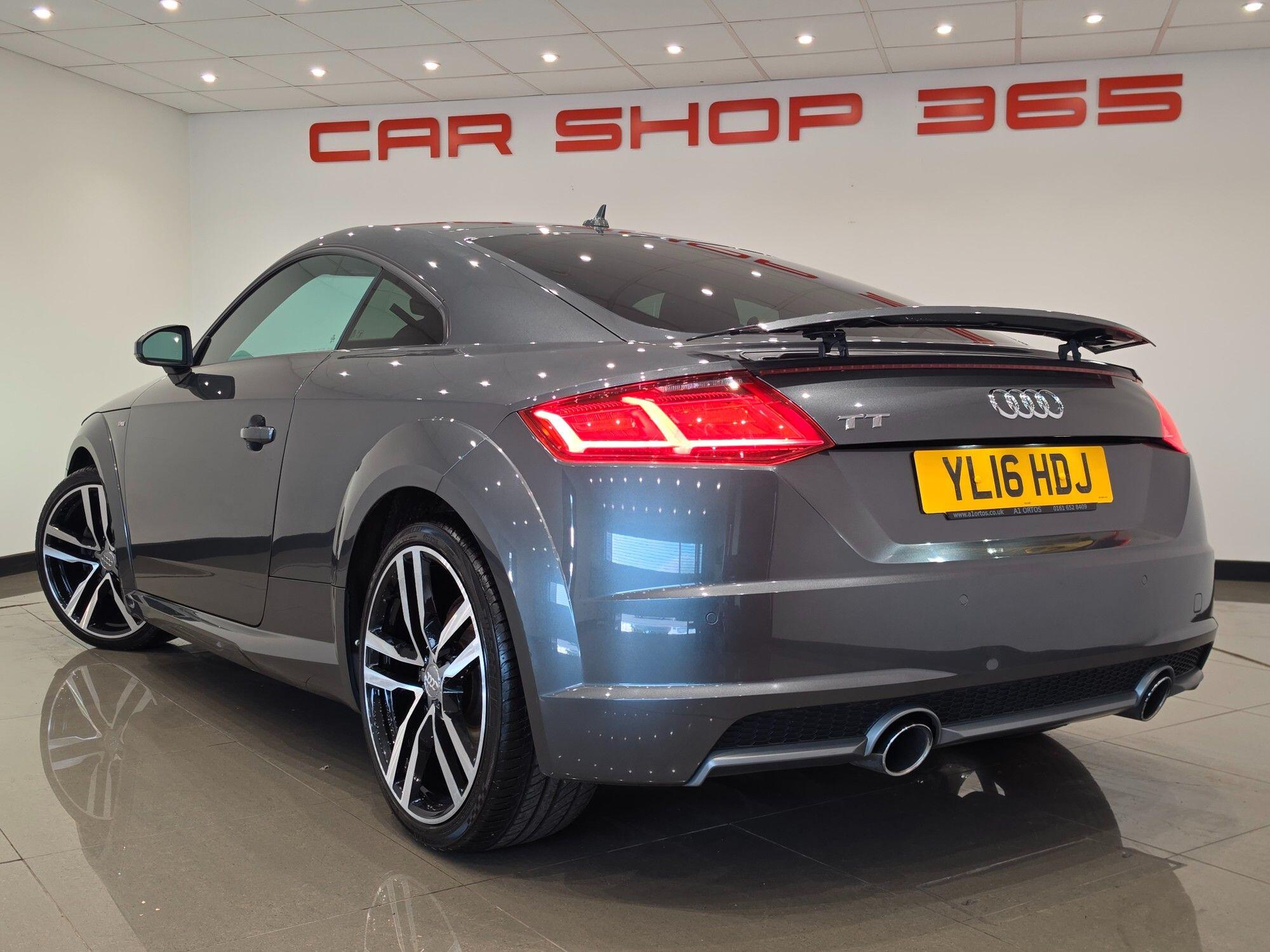 Audi TT view 21
