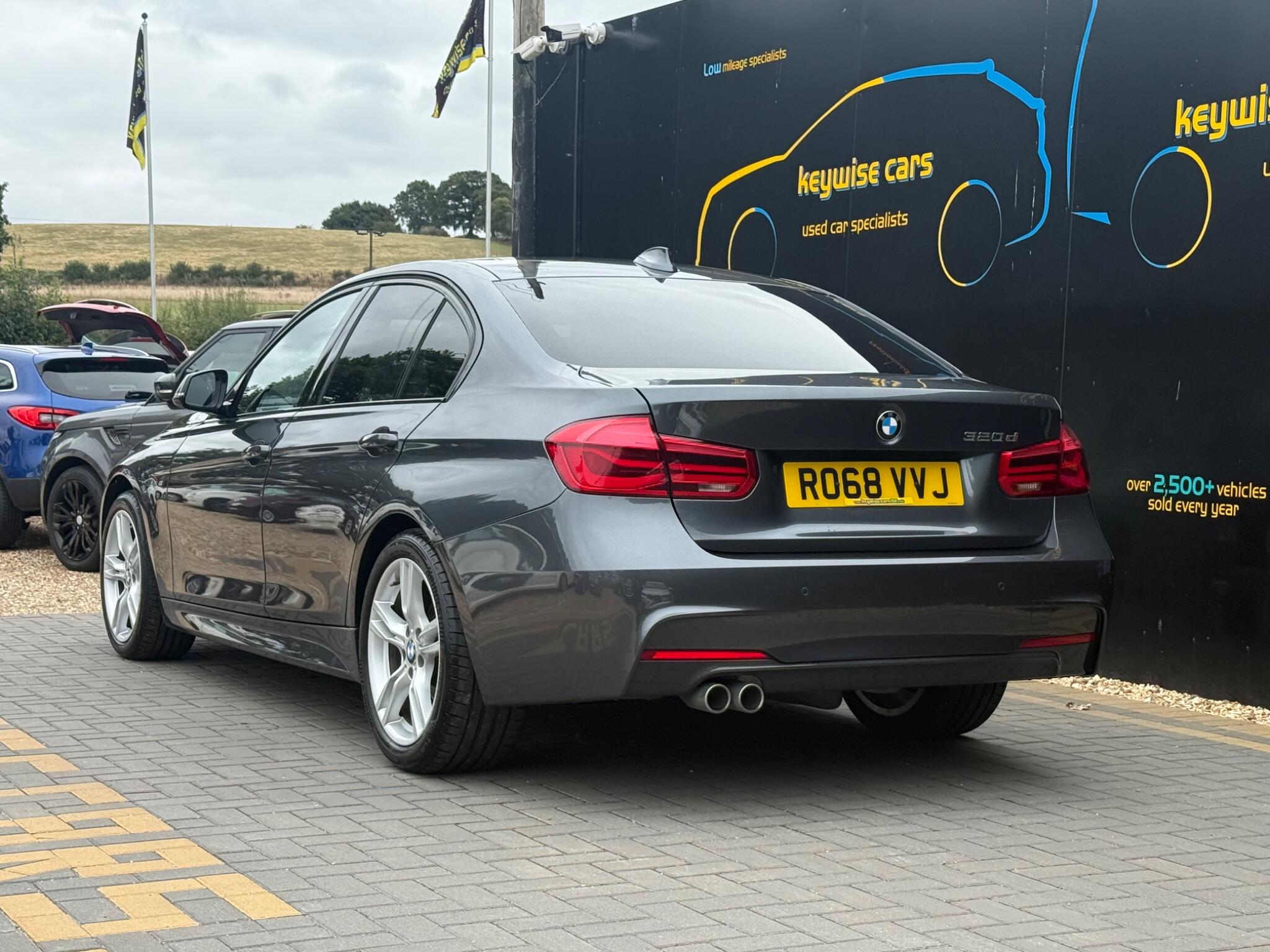 BMW 3 Series view 3