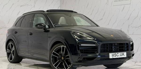 2023 Porsche Cayenne in Blue for sale