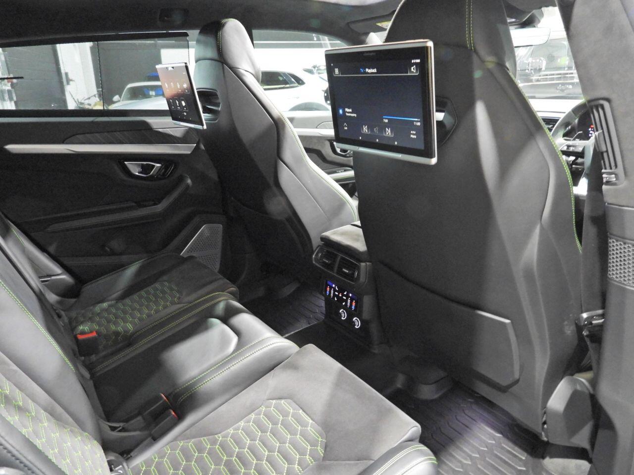 Lamborghini Urus view 28