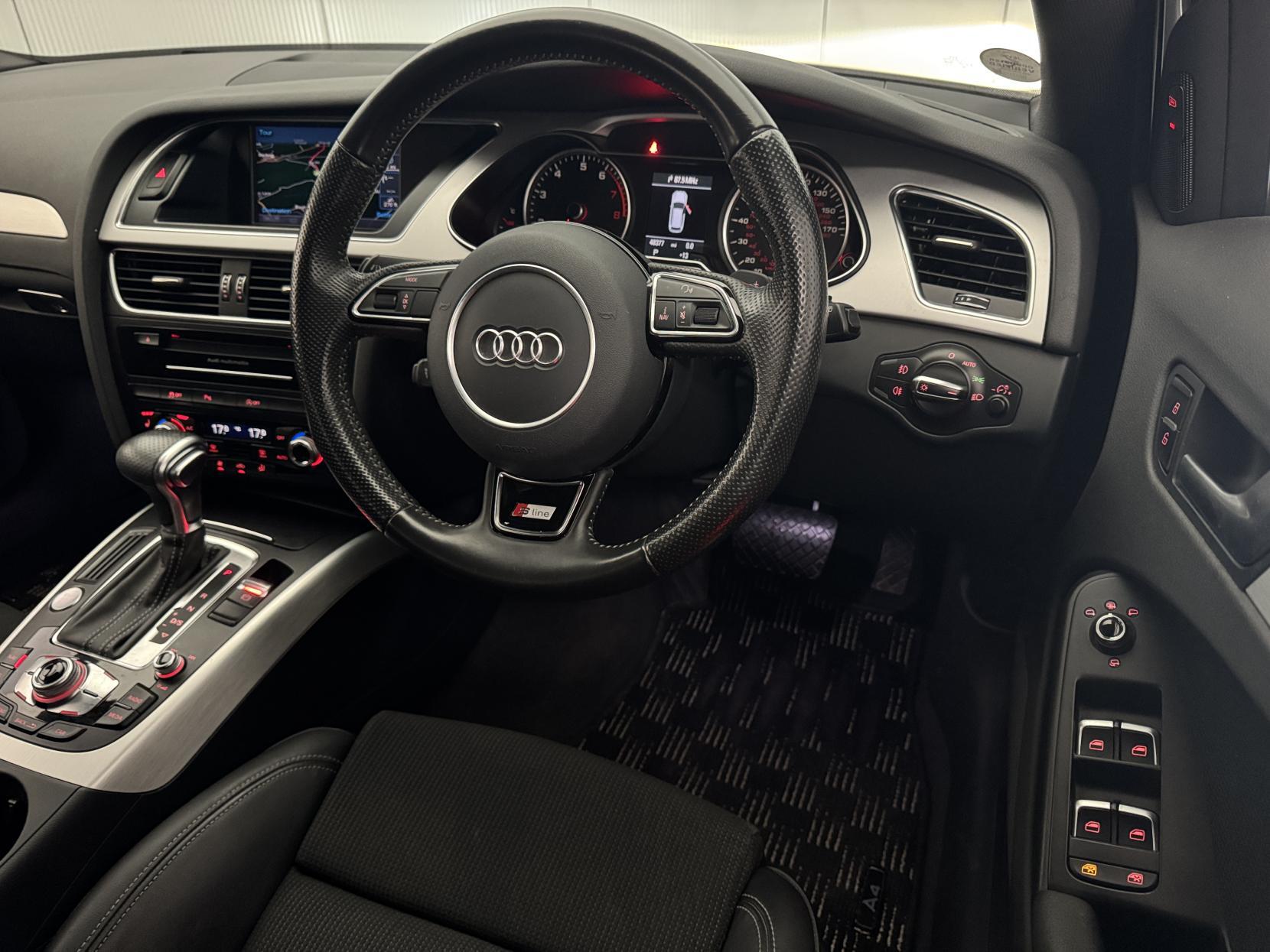 Audi A4 Avant view 43