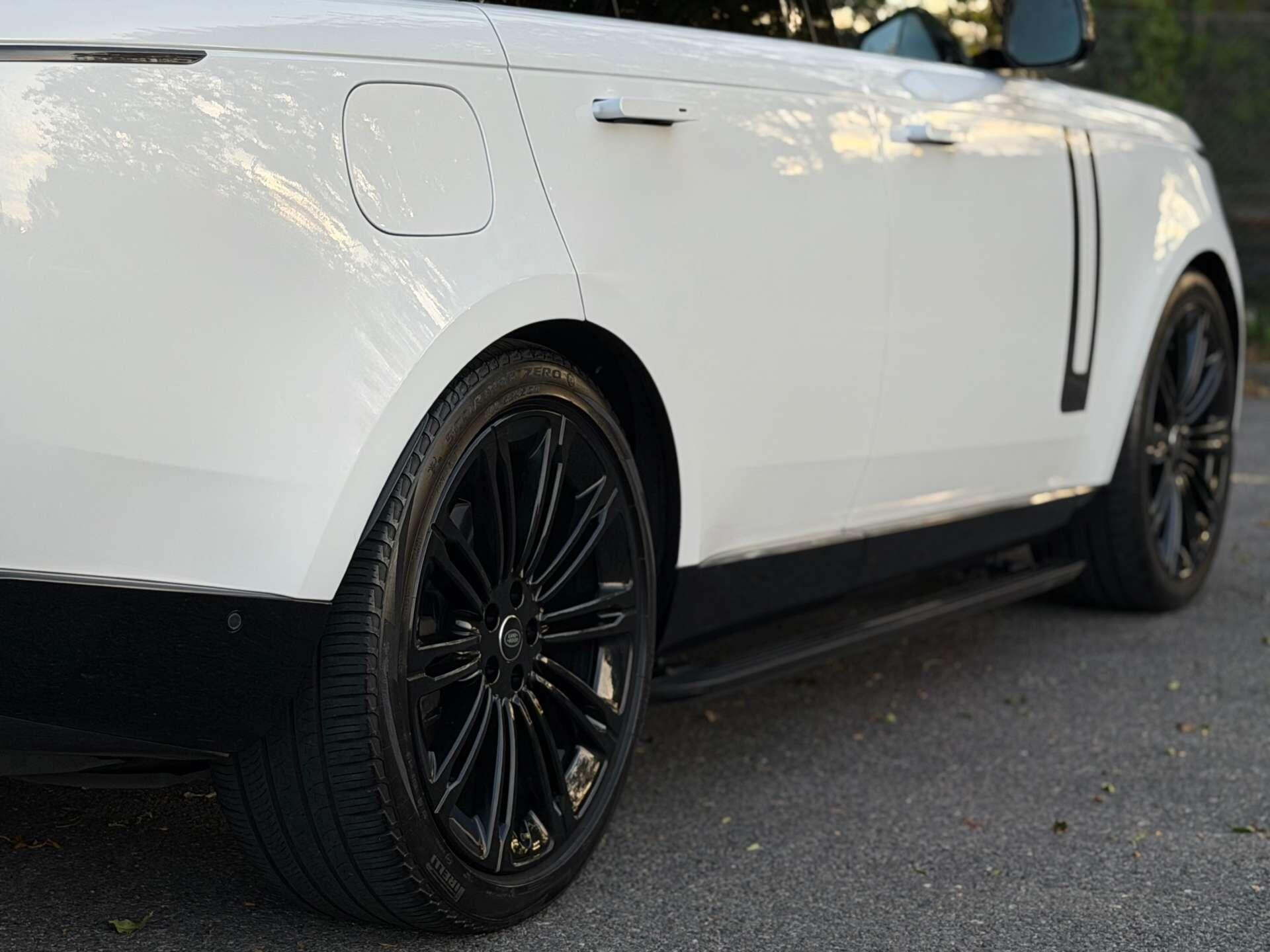 Land Rover Range Rover view 22