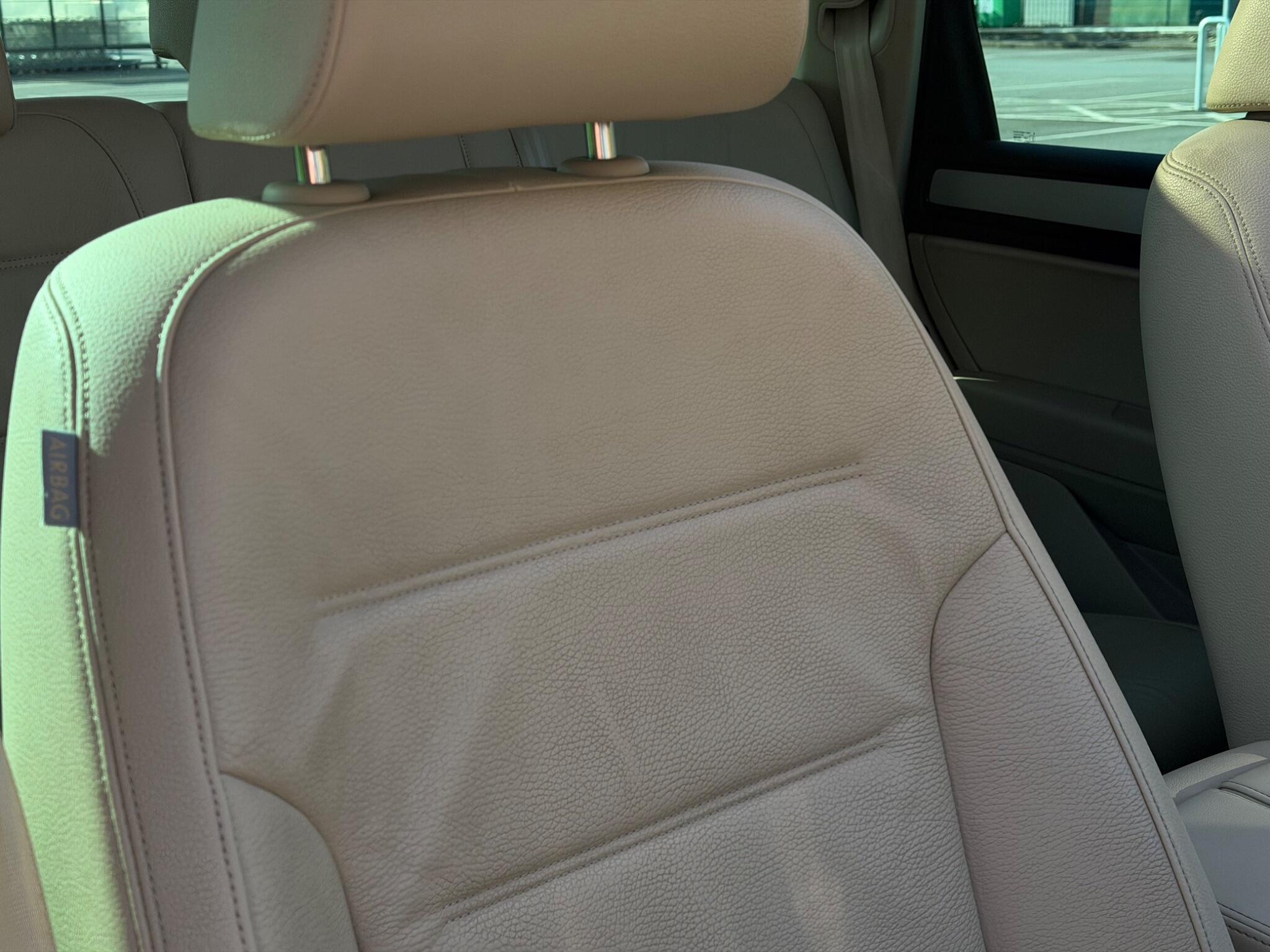 Volkswagen Touareg view 31