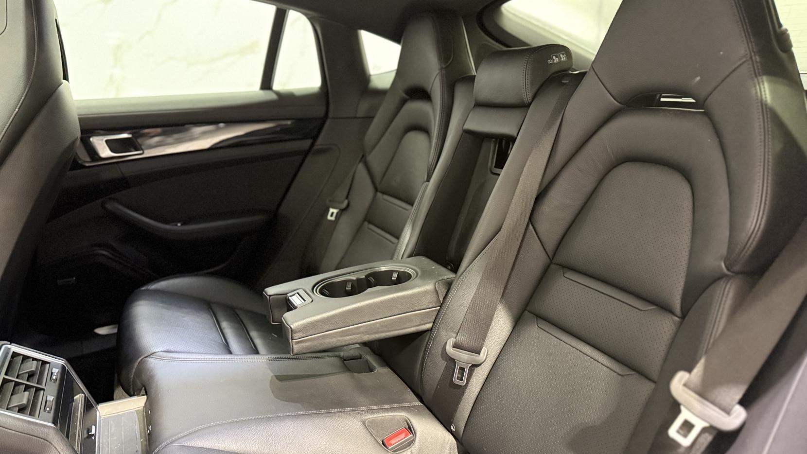 Porsche Panamera view 10