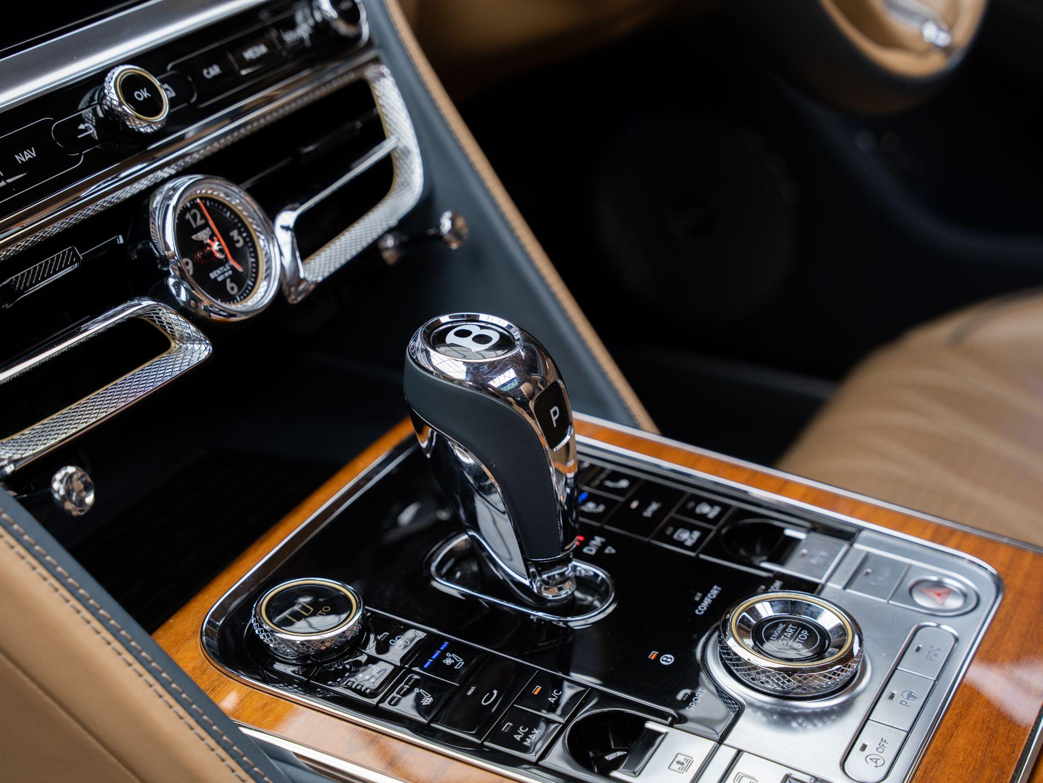 Bentley Flying Spur view 47