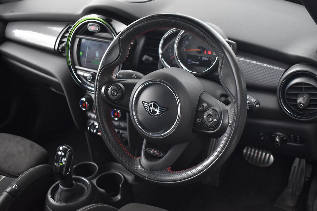 Mini Hatch view 26