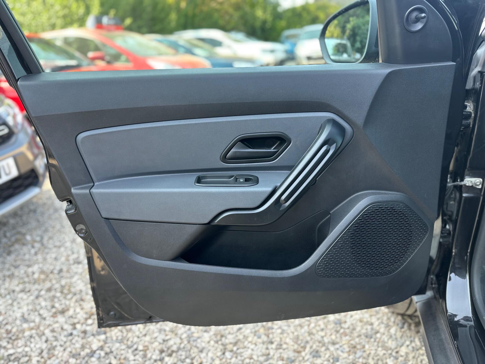 Dacia Duster view 53