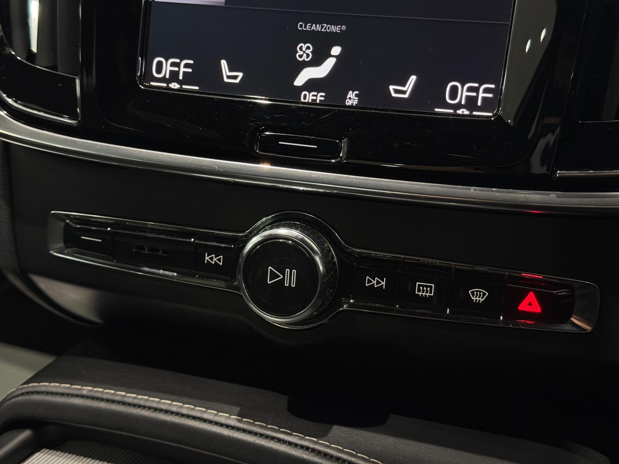 Volvo S90 view 37