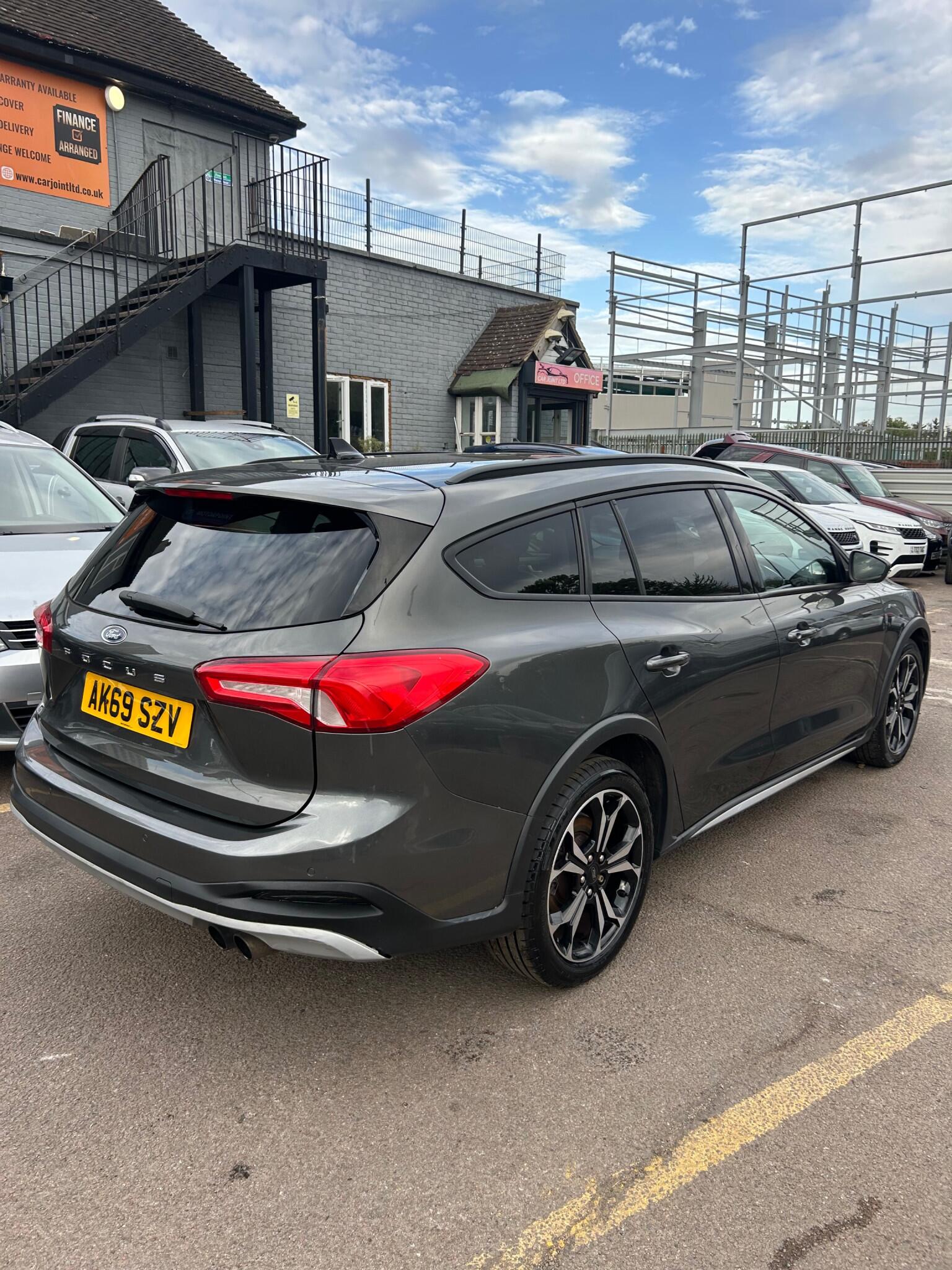 Ford Focus view 4