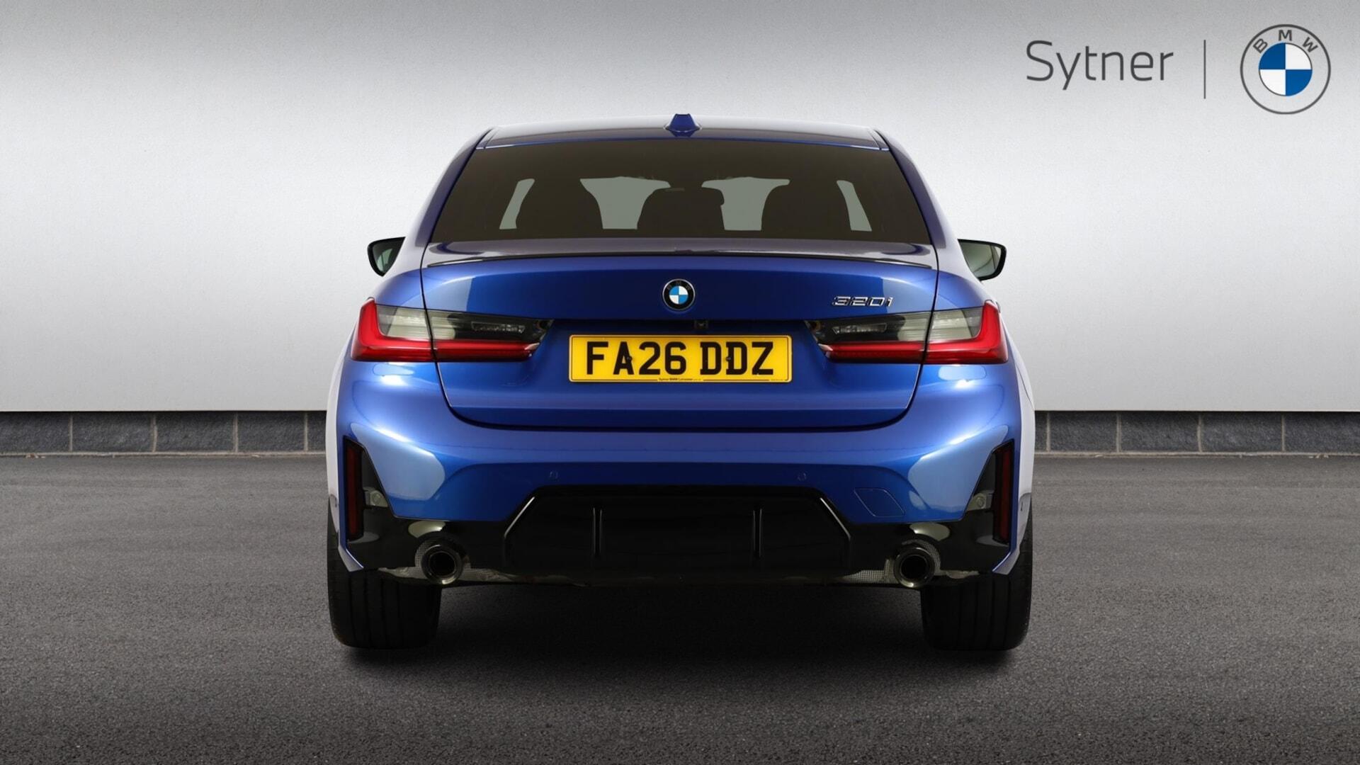 BMW 3 Series view 15