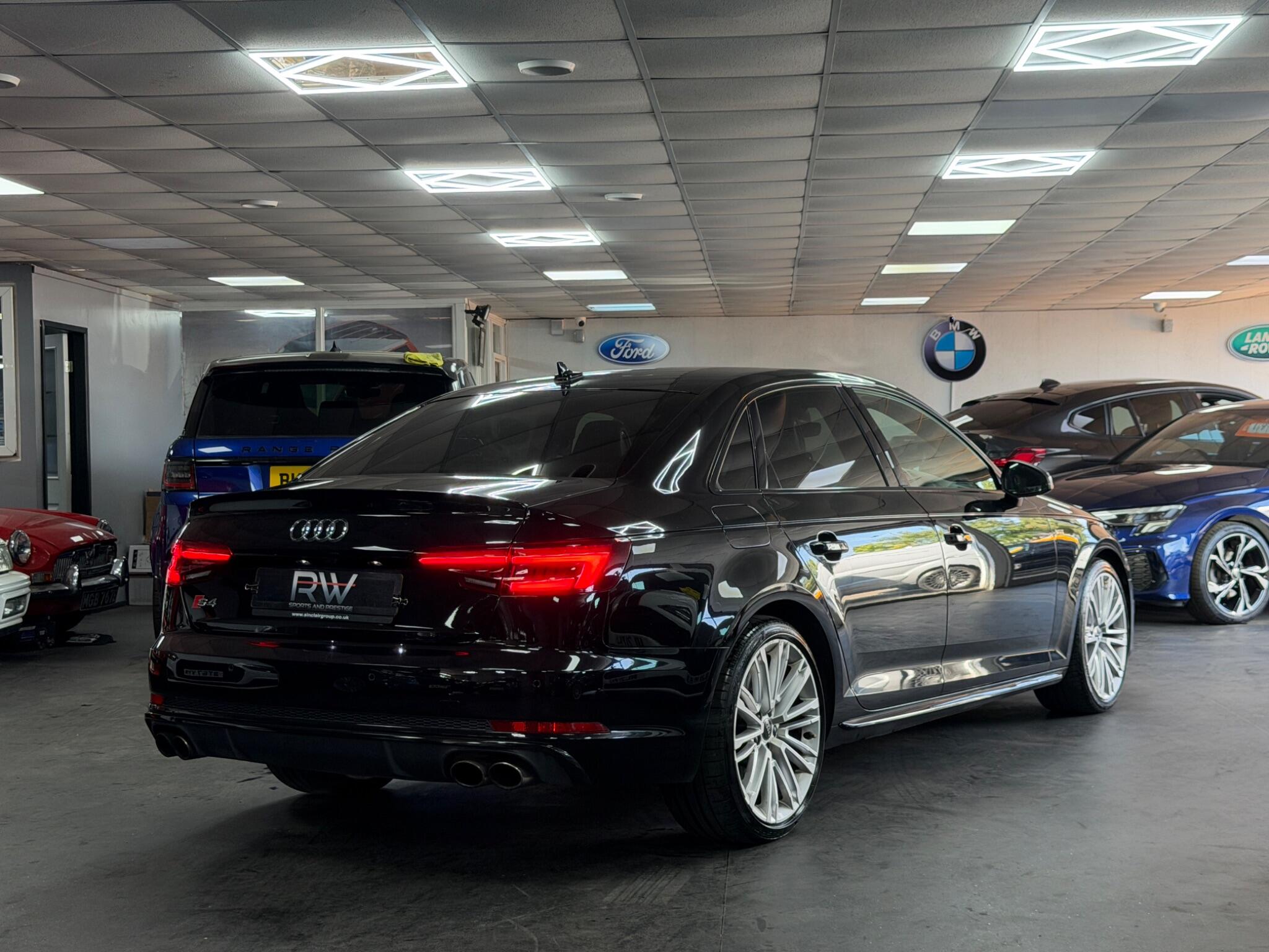 Audi S4 view 17