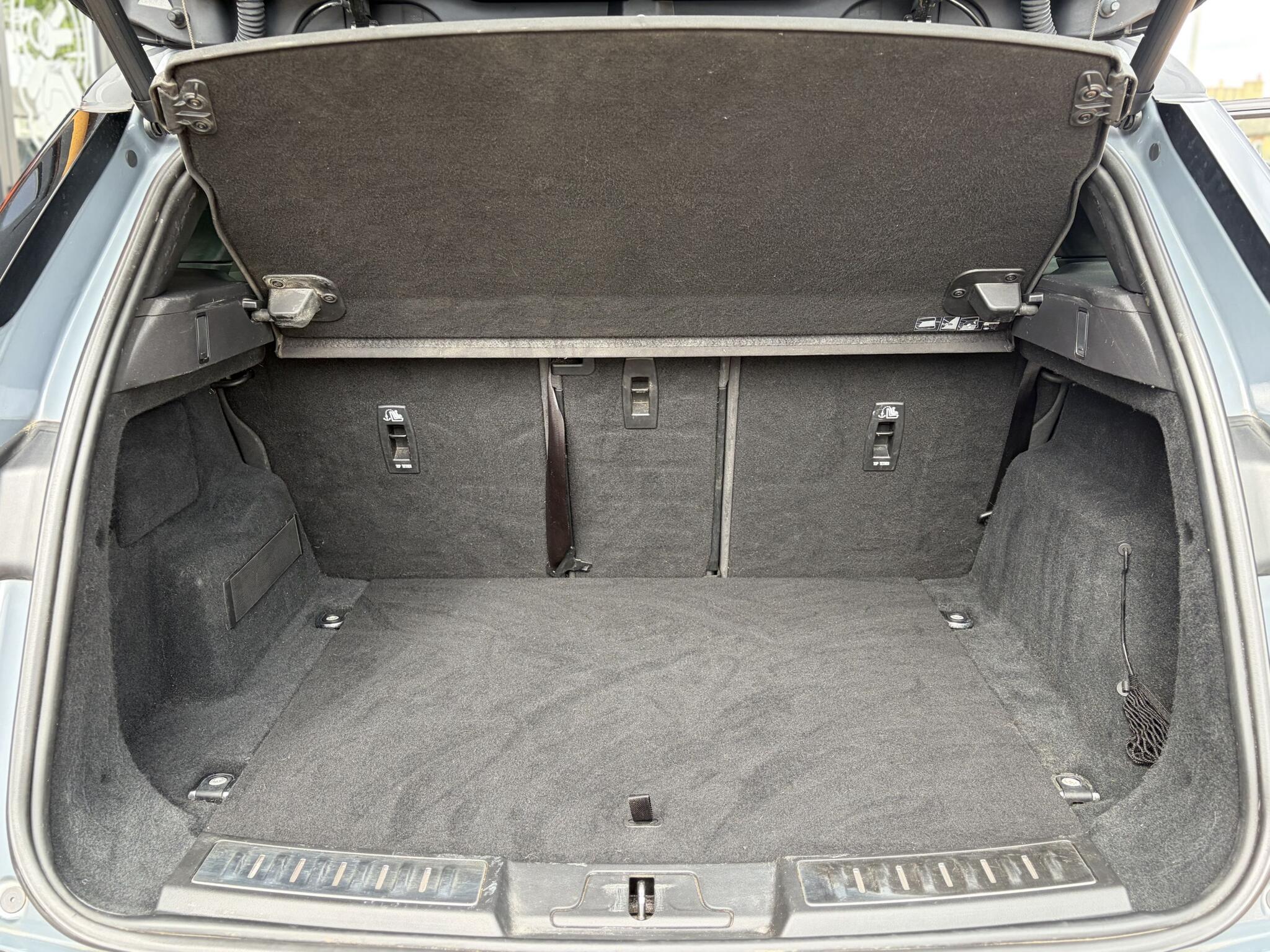 Land Rover Range Rover Evoque view 22