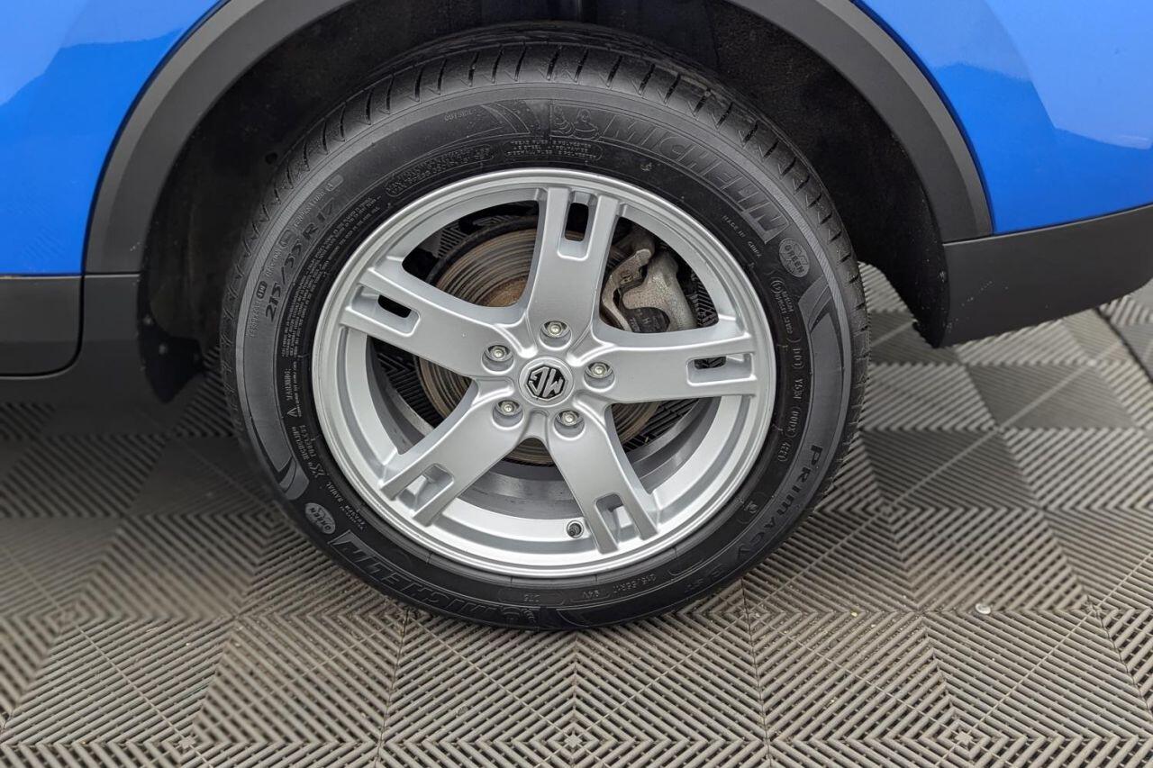 MG ZS view 52