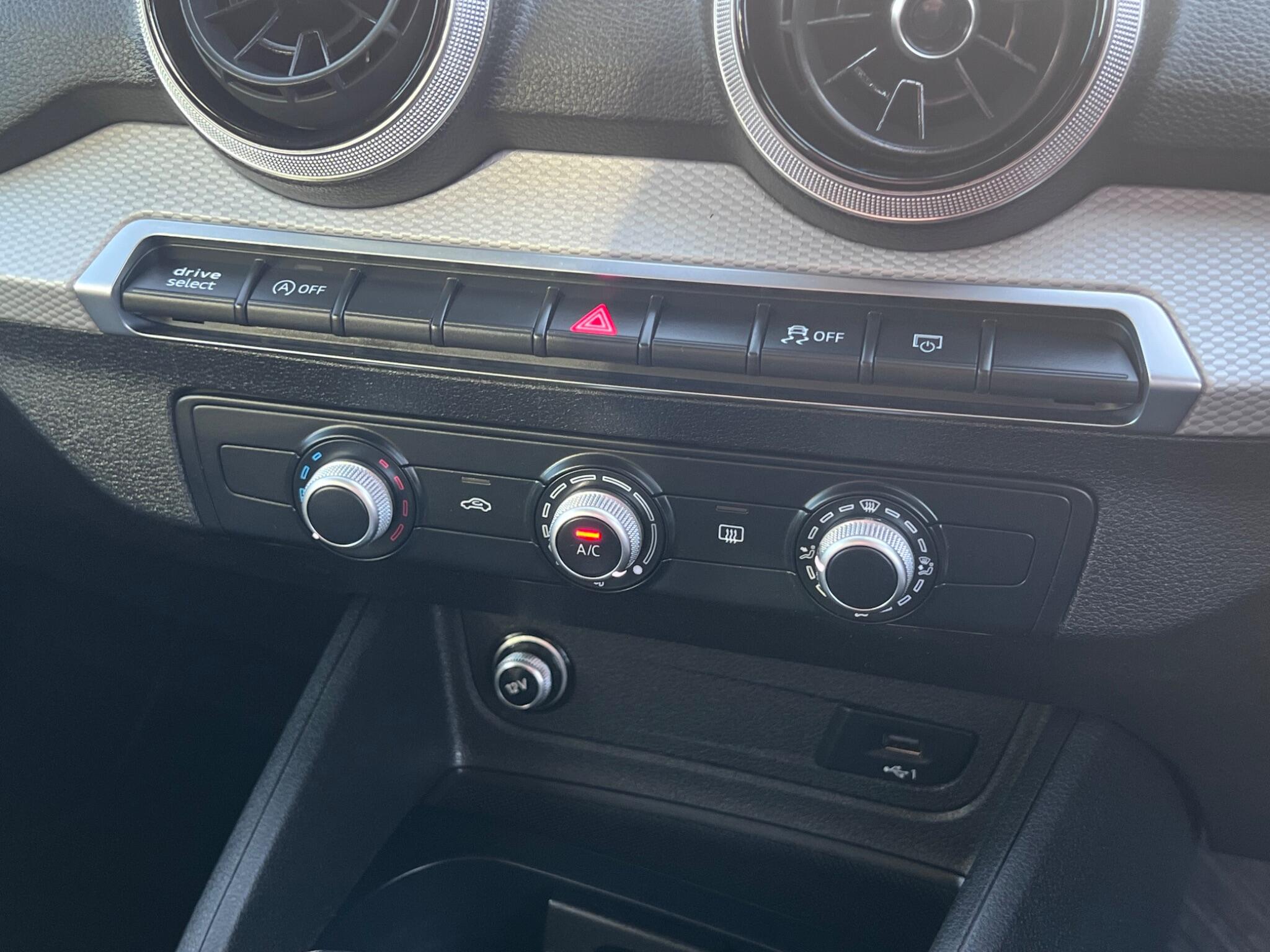 Audi Q2 view 23