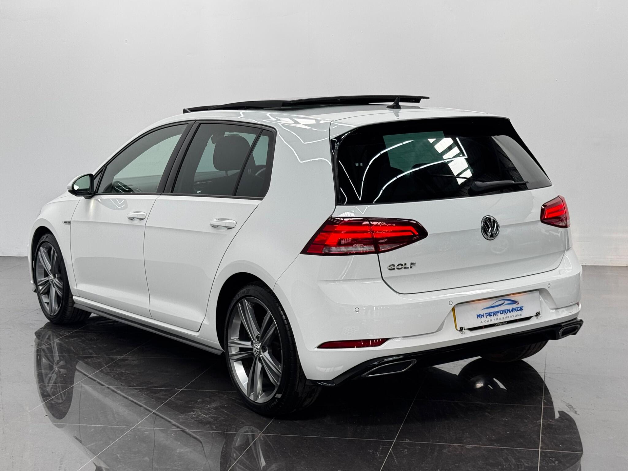 Volkswagen Golf view 60