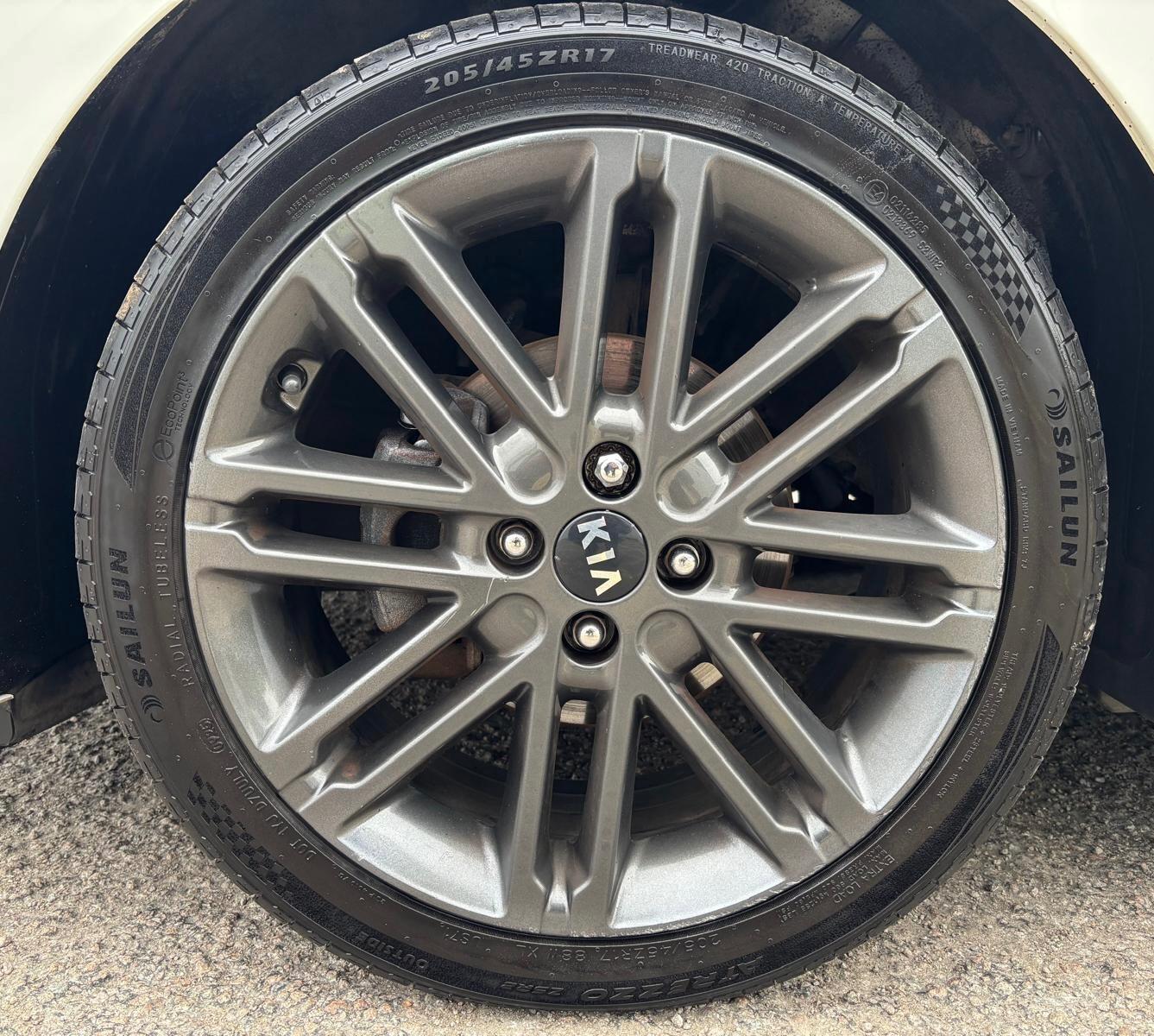Kia Rio view 43