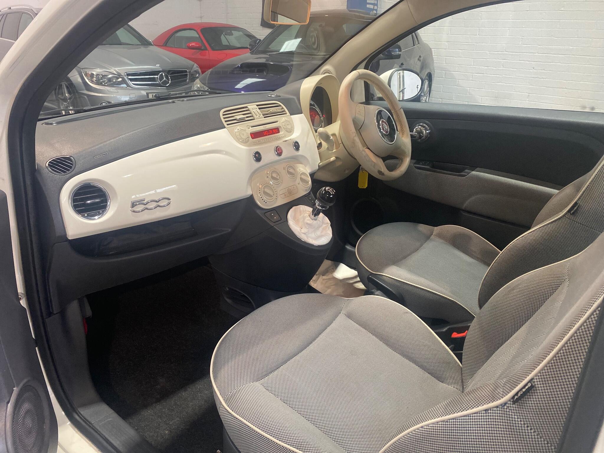 2010 Fiat 500 image 6