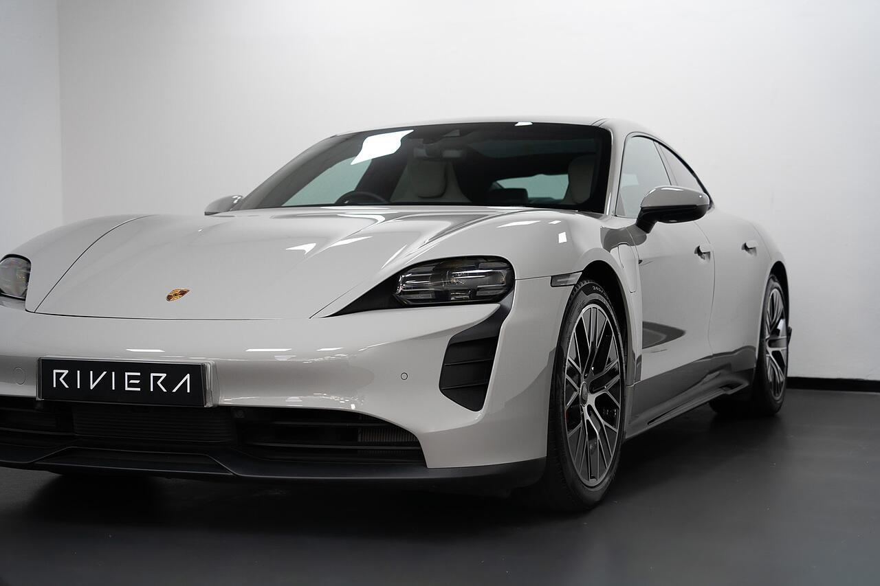 Porsche Taycan view 36